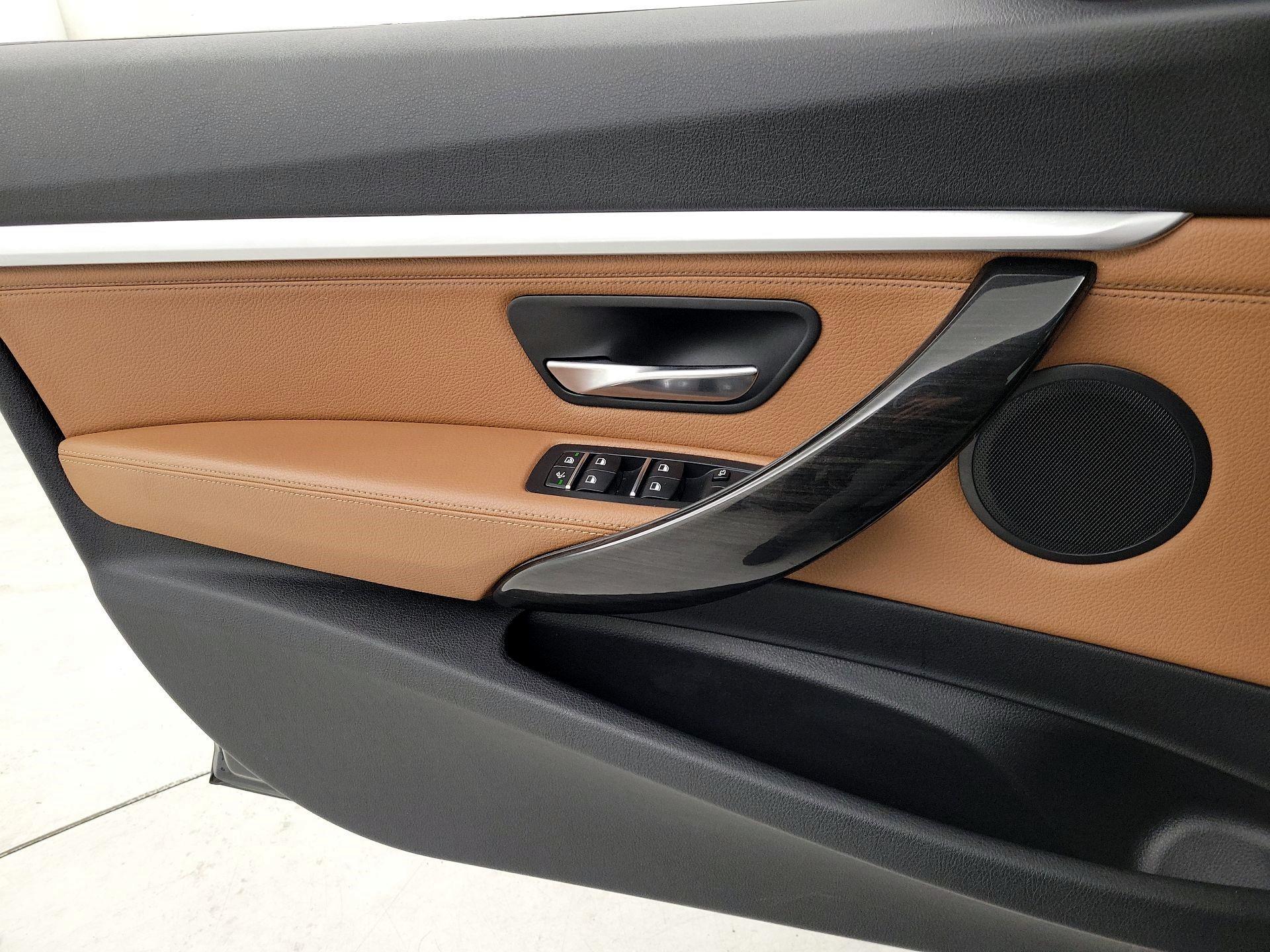 Thumbnail: 2017 BMW 3 Series - 12