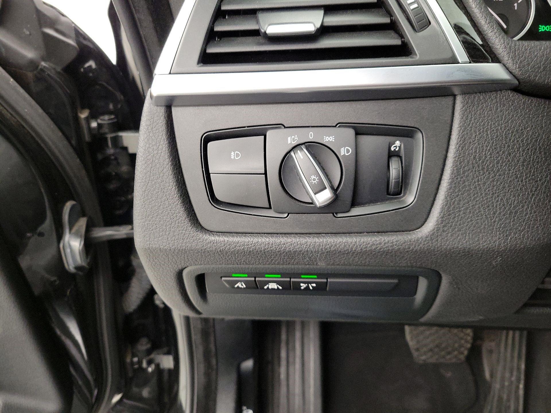 Thumbnail: 2017 BMW 3 Series - 13