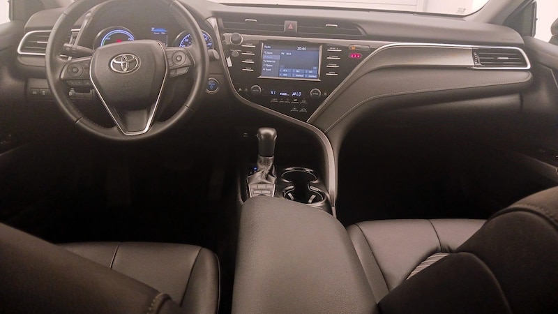 2018 Toyota Camry SE 9