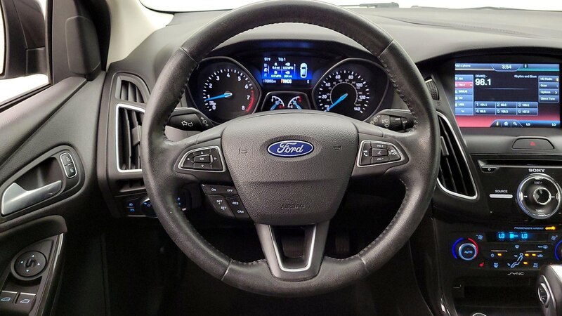 2015 Ford Focus Titanium 10