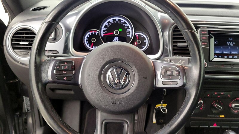 2016 Volkswagen Beetle SE 10