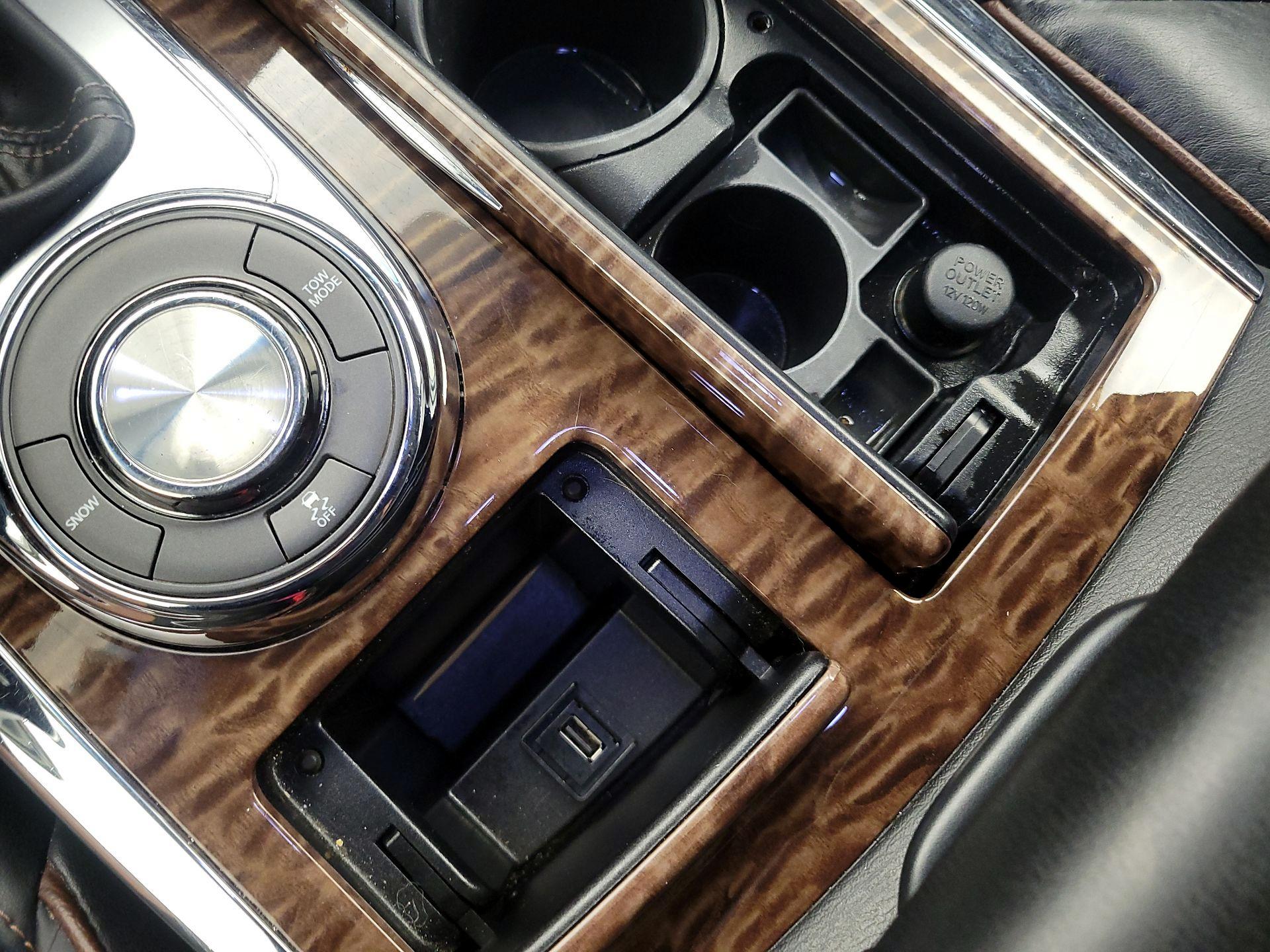 Thumbnail: 2017 Nissan Armada - 19