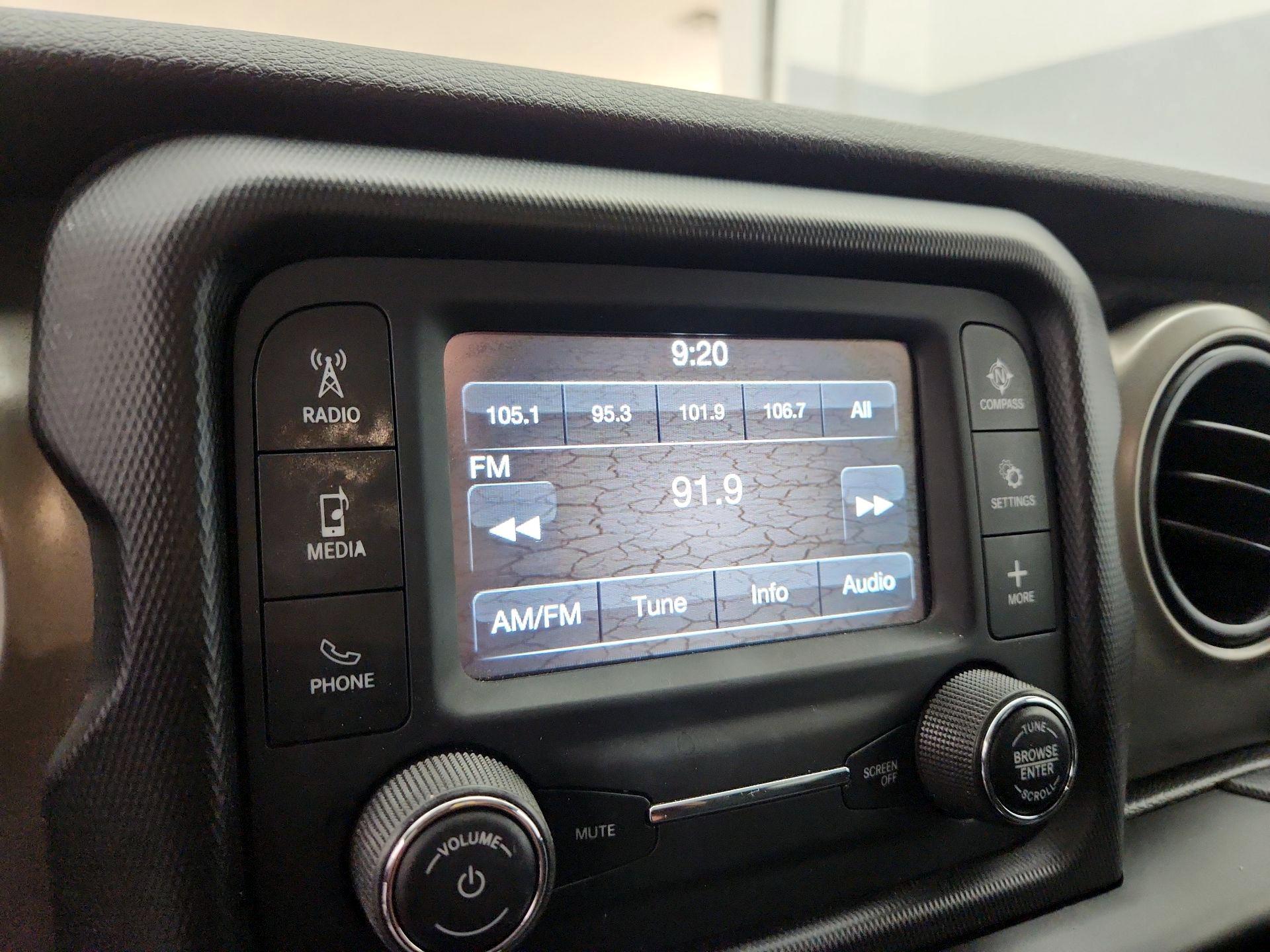 Thumbnail: 2019 Jeep Wrangler - 15