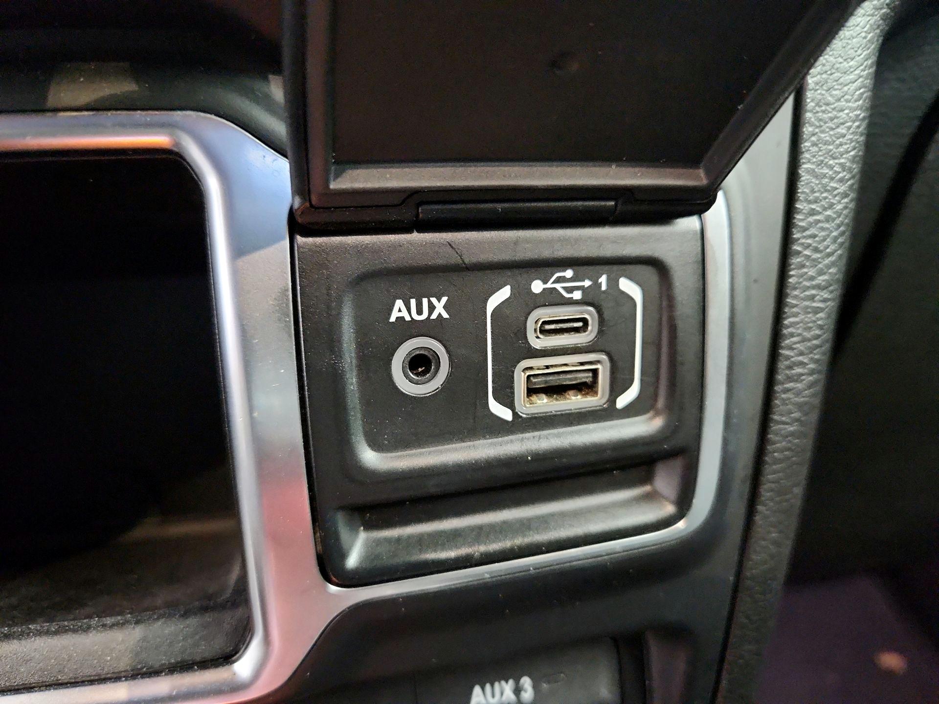 Thumbnail: 2019 Jeep Wrangler - 18