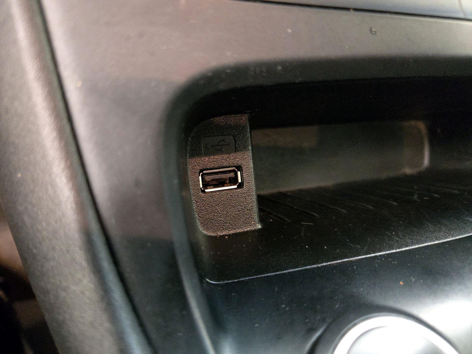 Thumbnail: 2015 Ford Focus - 18