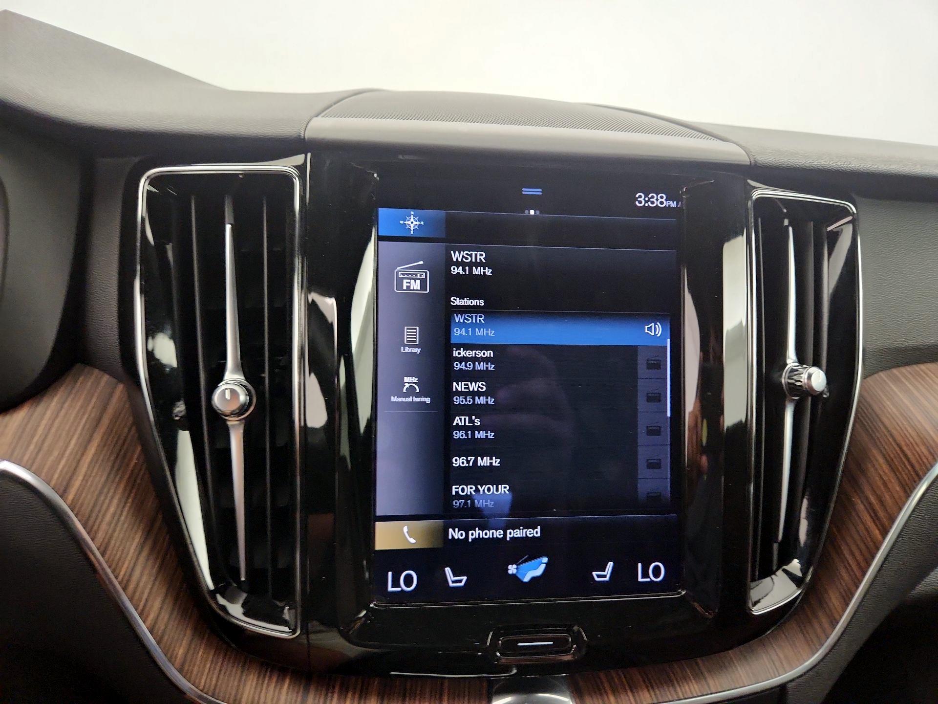 Thumbnail: 2021 Volvo XC60 - 15