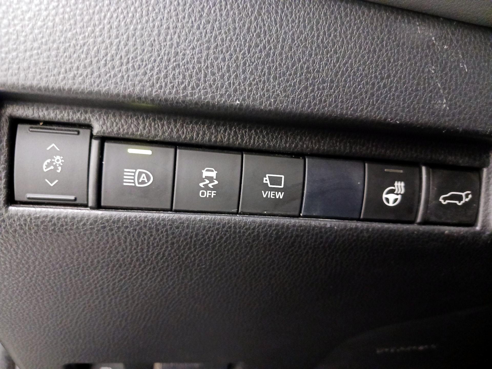 Thumbnail: 2021 Toyota Venza - 13