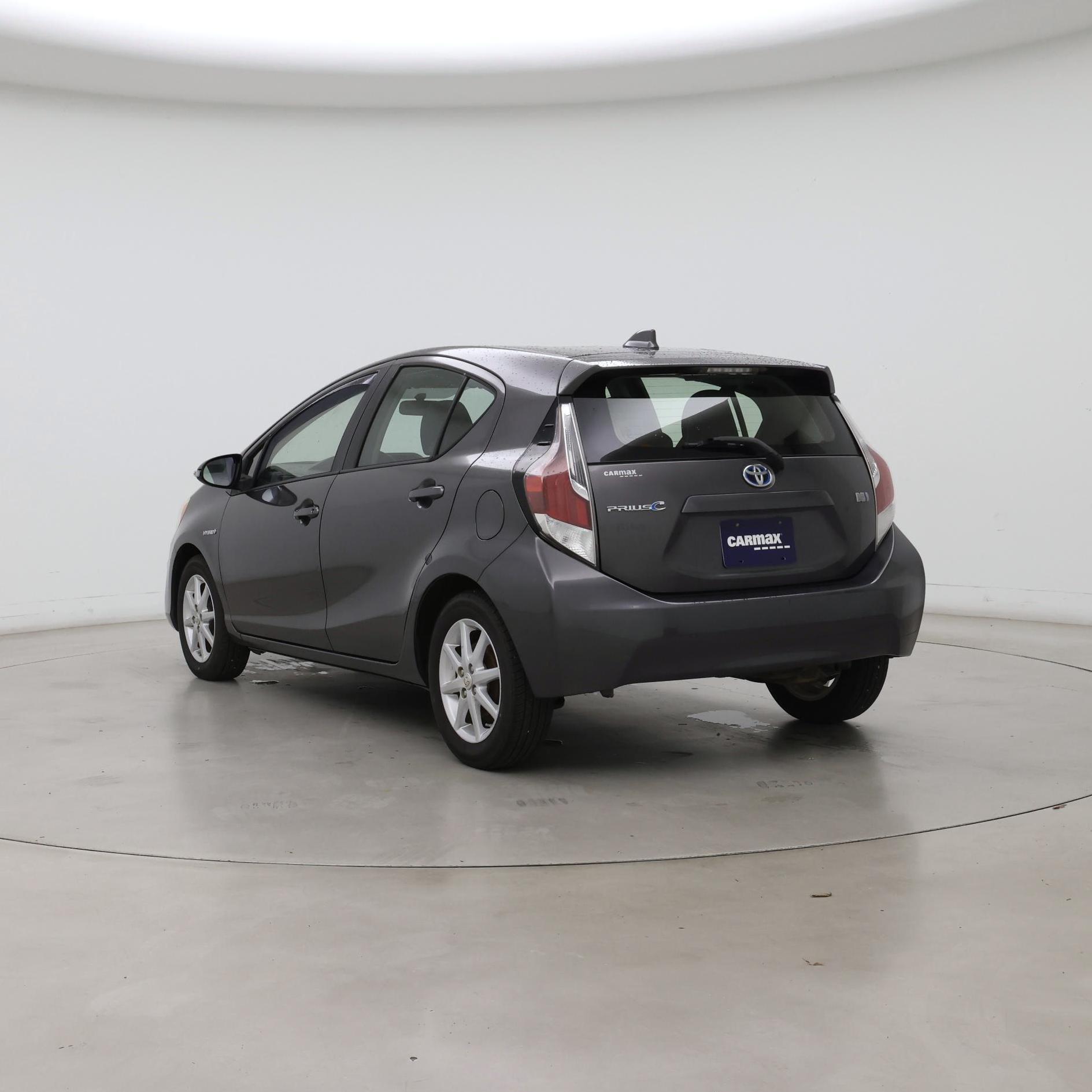Thumbnail: 2015 Toyota Prius c - 2