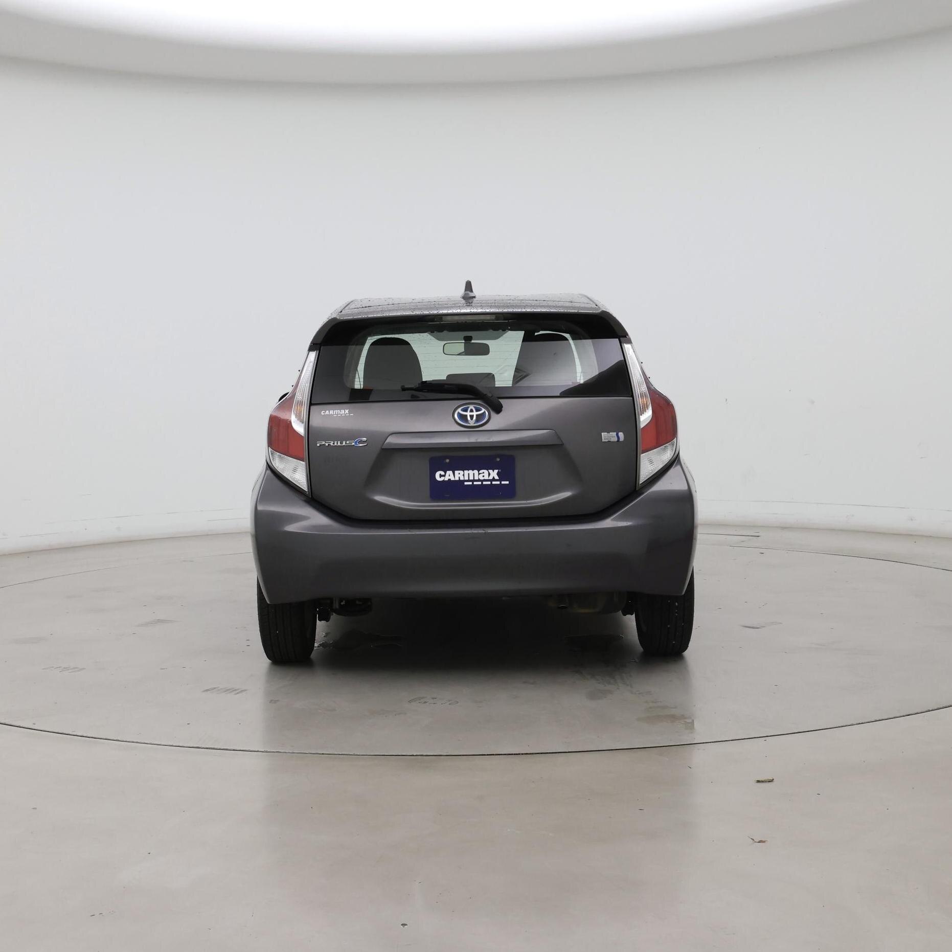 Thumbnail: 2015 Toyota Prius c - 6