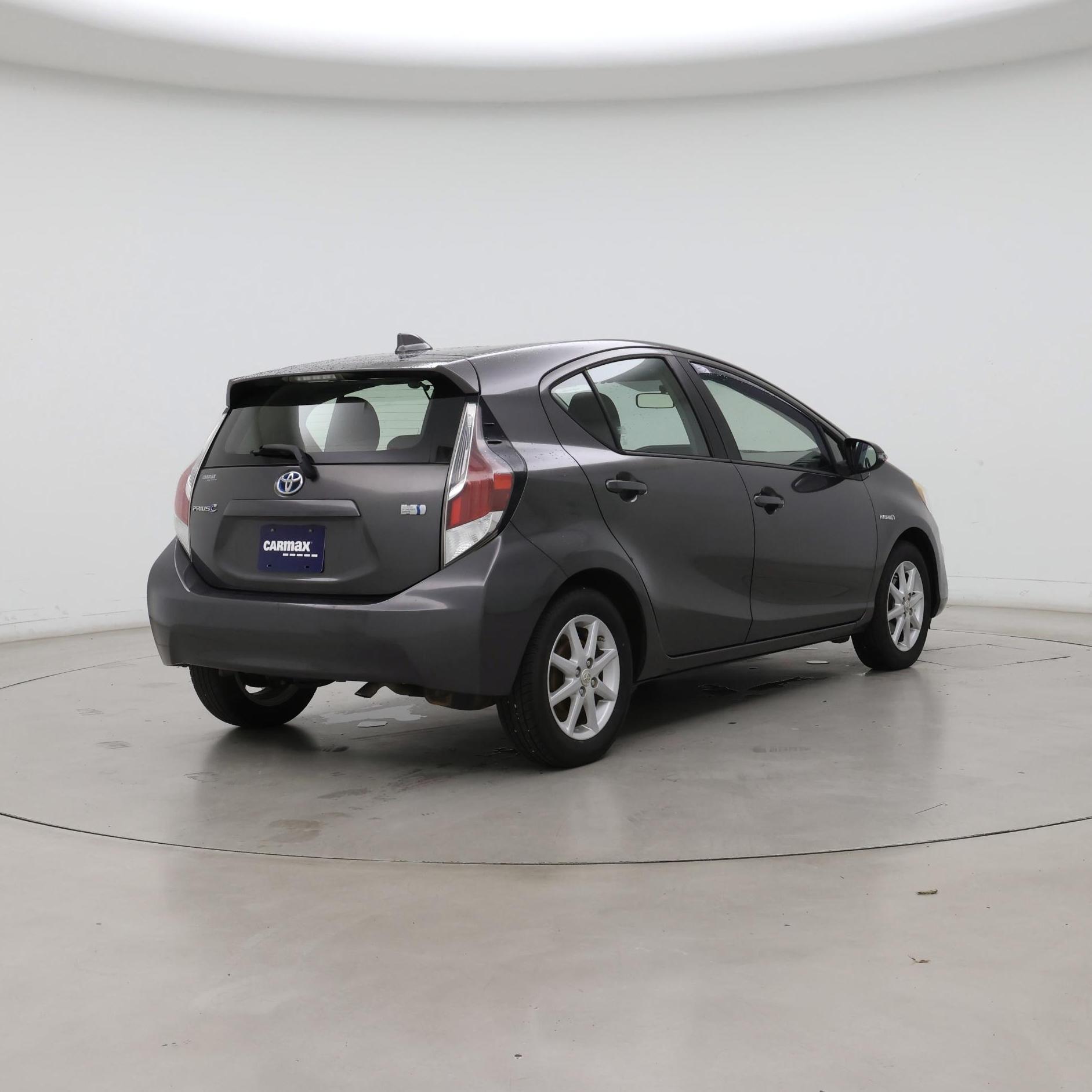 Thumbnail: 2015 Toyota Prius c - 8
