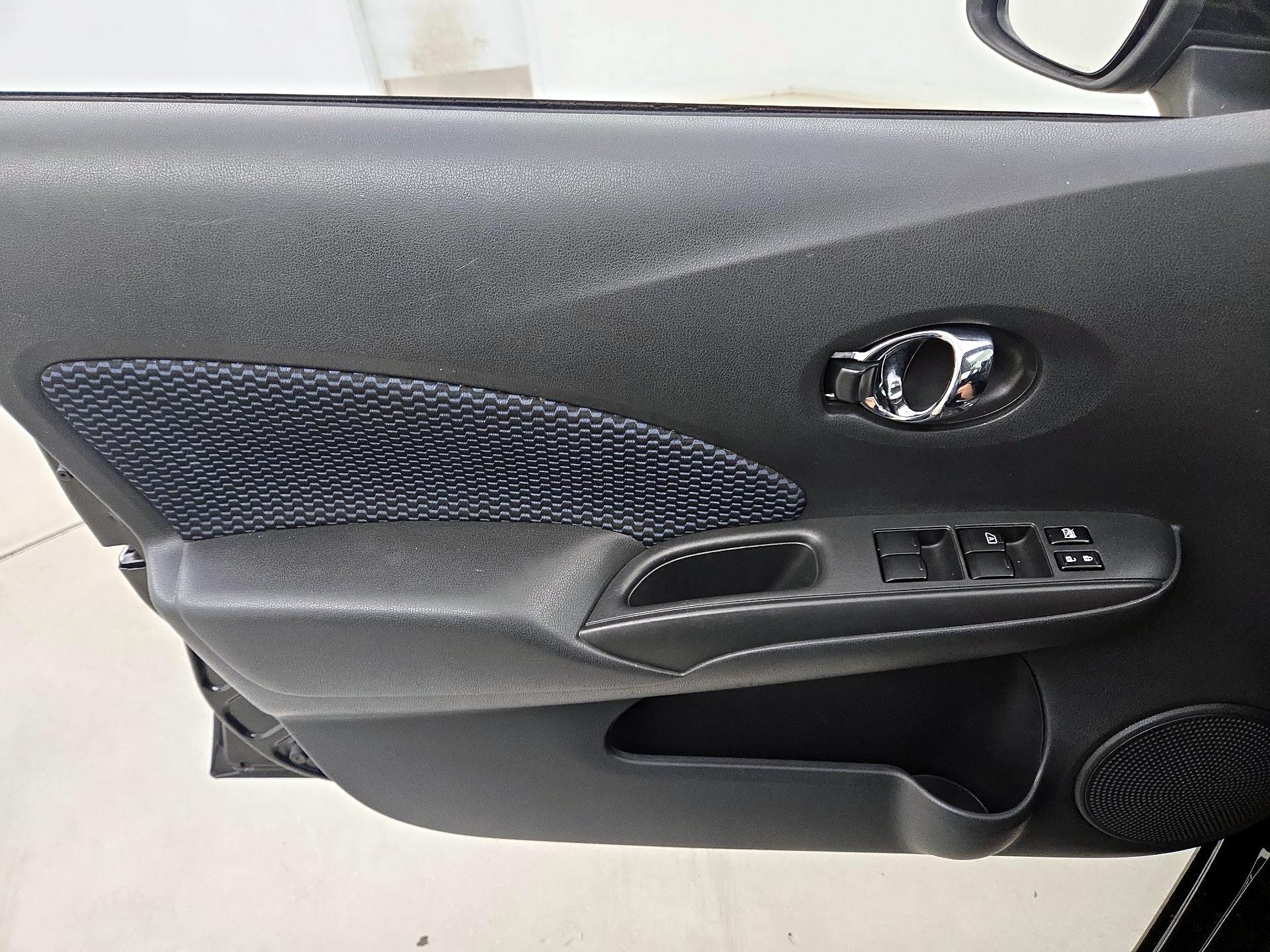 Thumbnail: 2015 Nissan Versa Note - 12