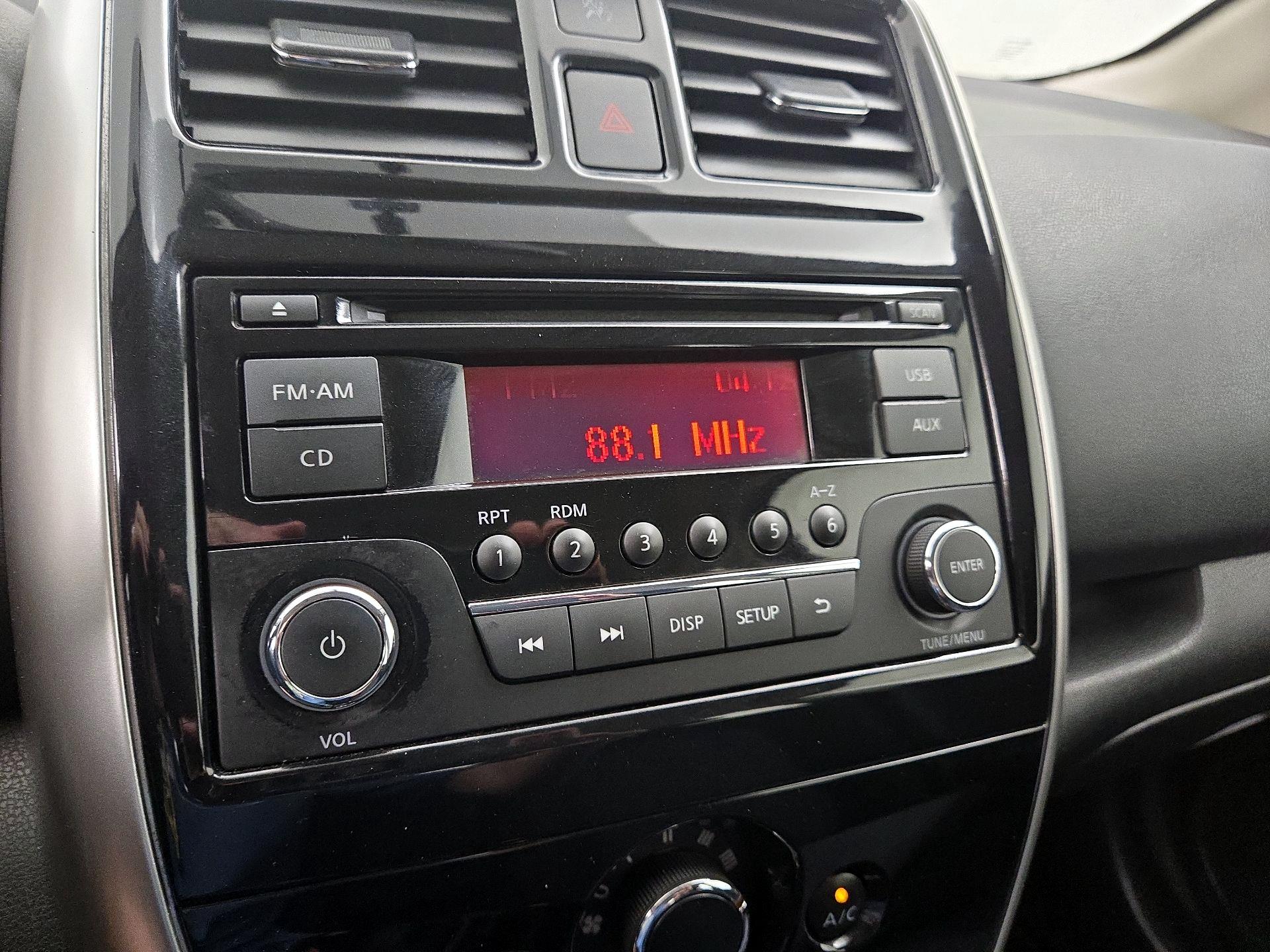 Thumbnail: 2015 Nissan Versa Note - 14