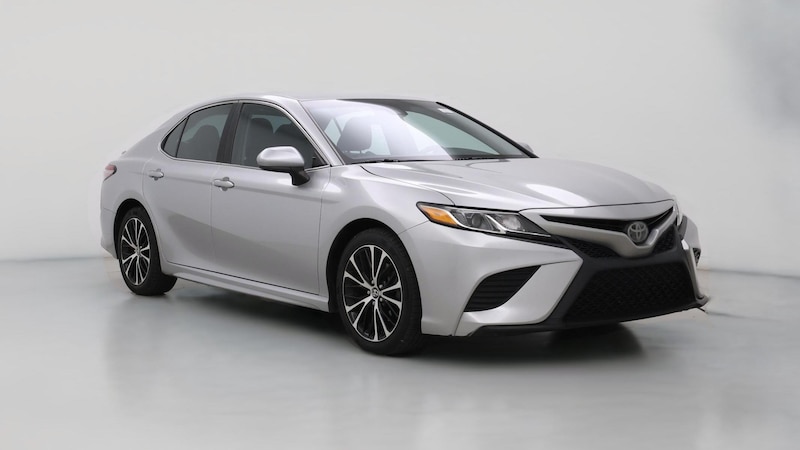 2018 Toyota Camry SE Hero Image
