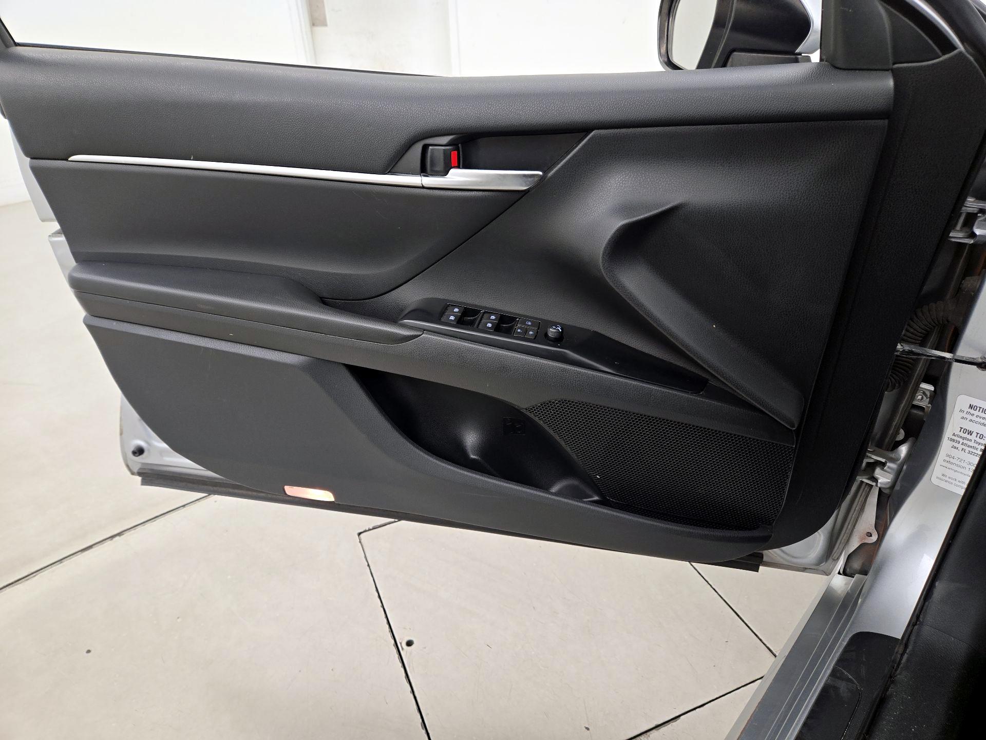 Thumbnail: 2018 Toyota Camry - 12