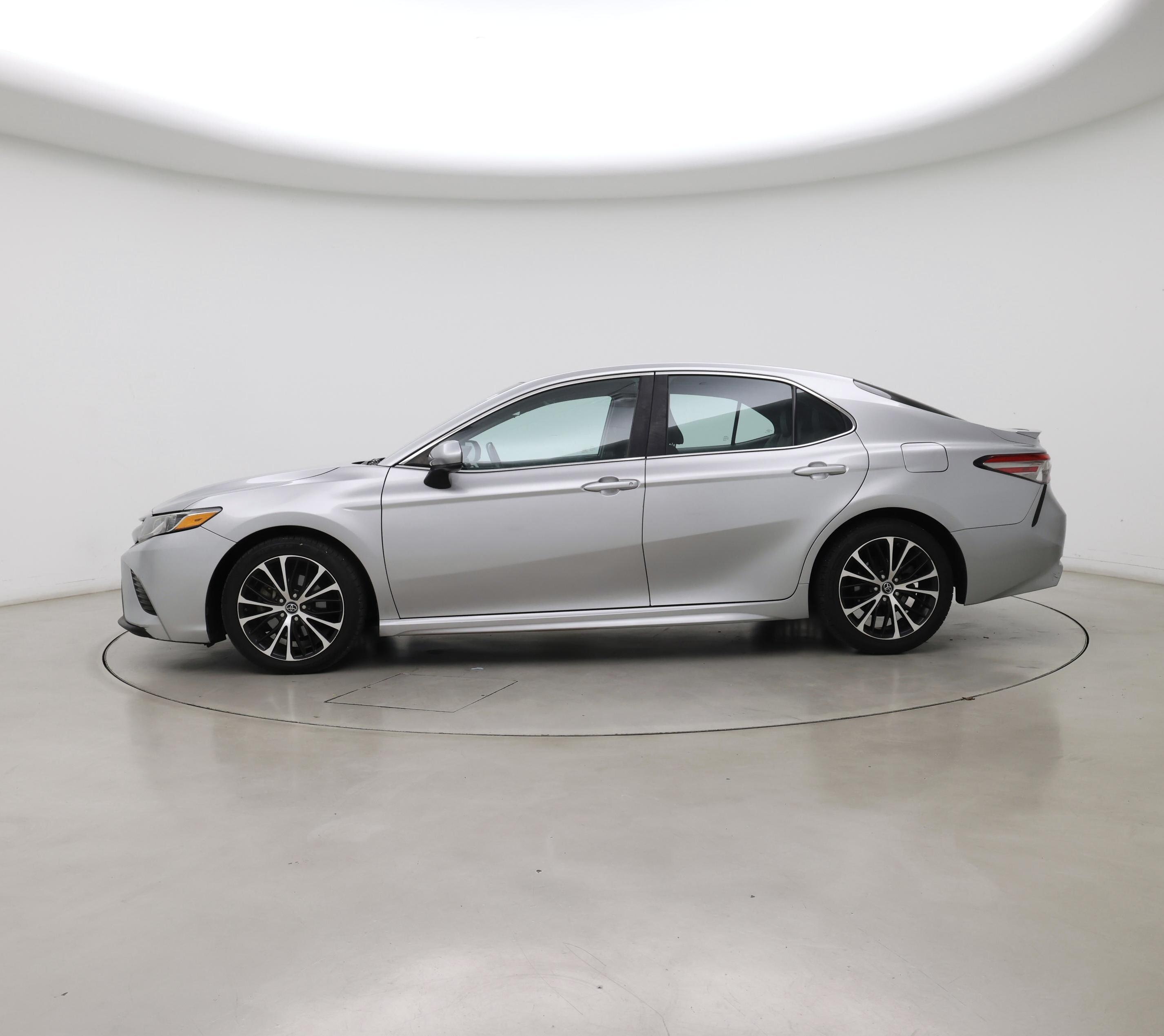 Thumbnail: 2018 Toyota Camry - 3