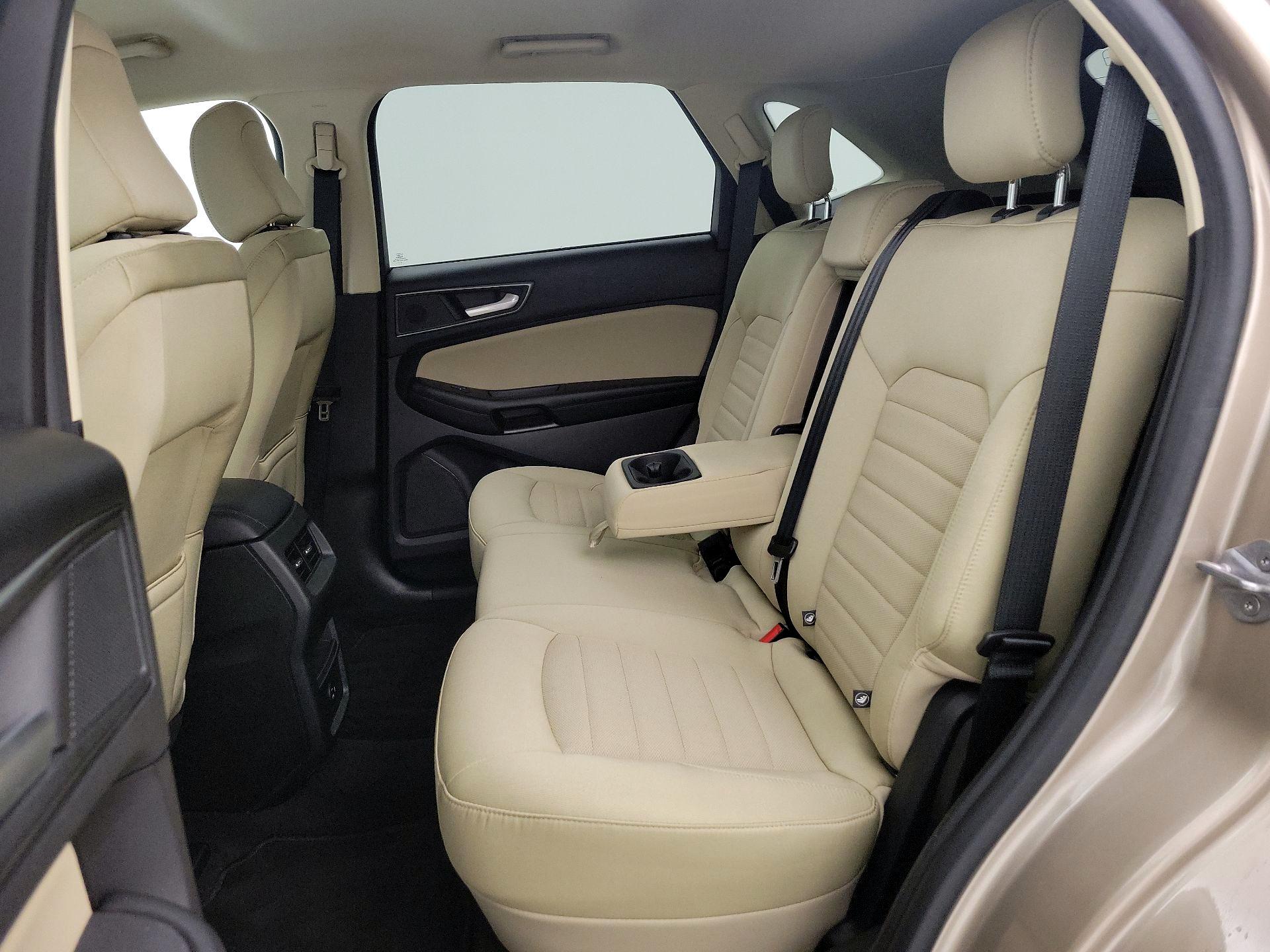 Thumbnail: 2021 Ford Edge - 19