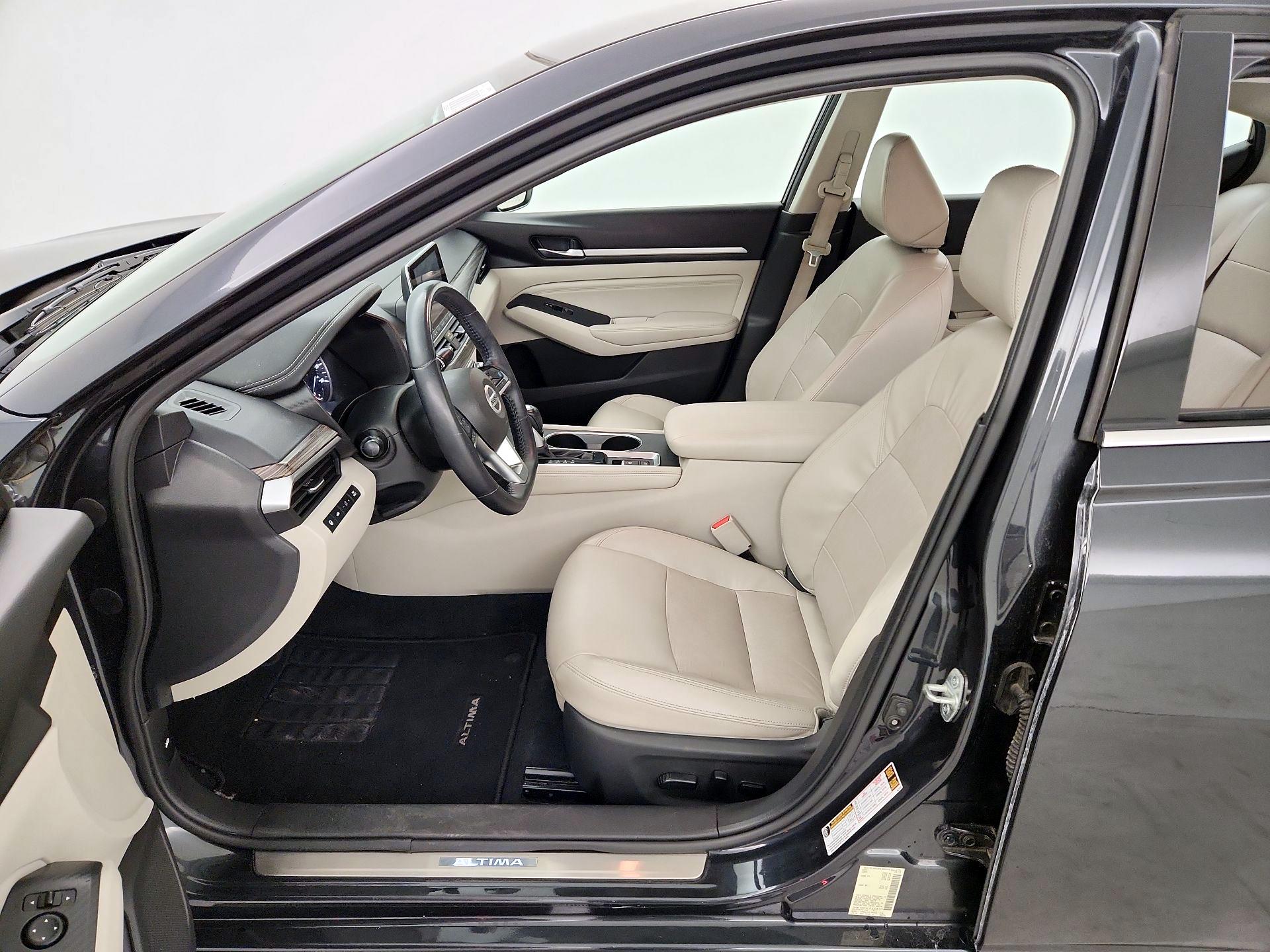 Thumbnail: 2019 Nissan Altima - 11