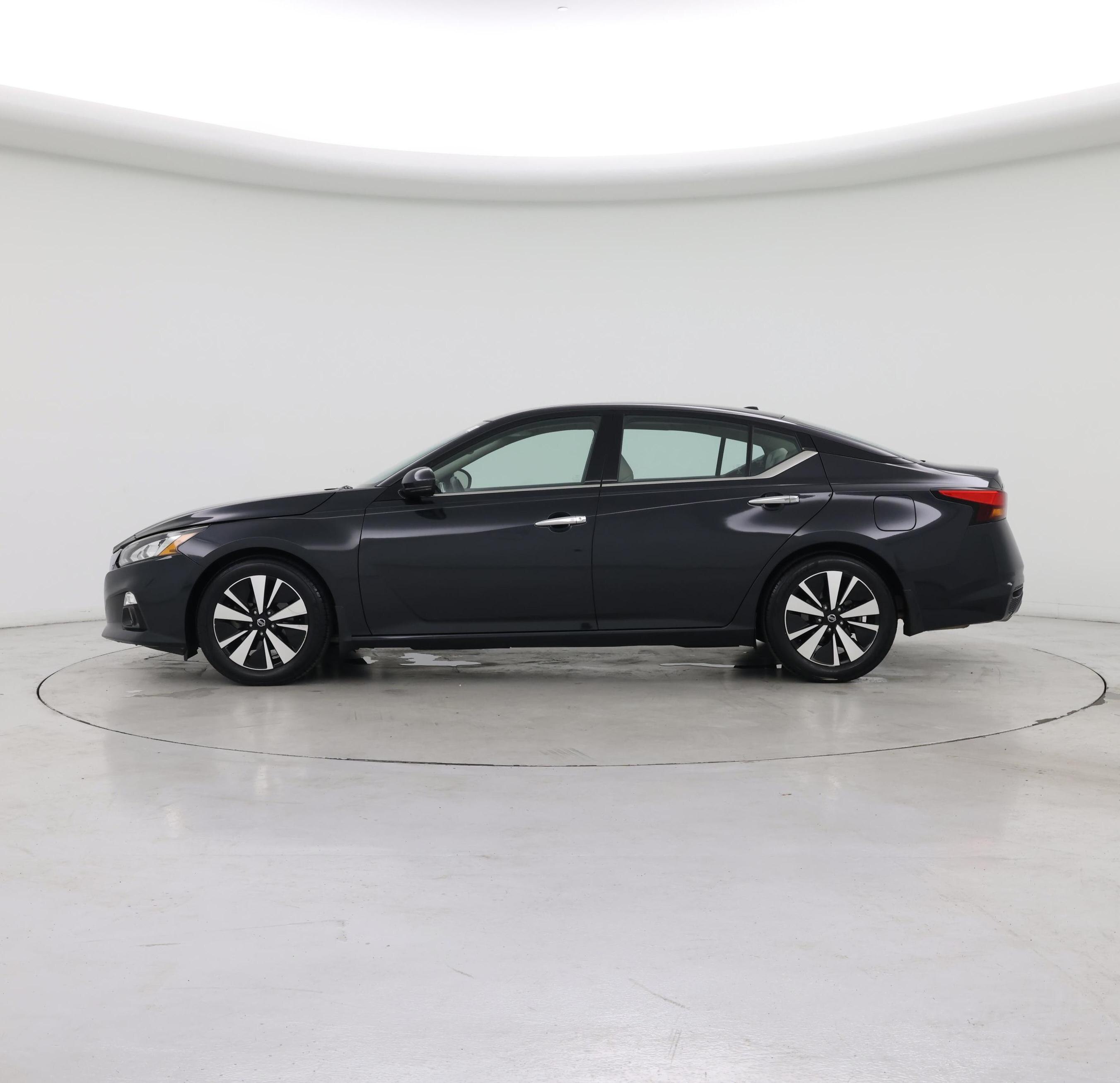 Thumbnail: 2019 Nissan Altima - 3