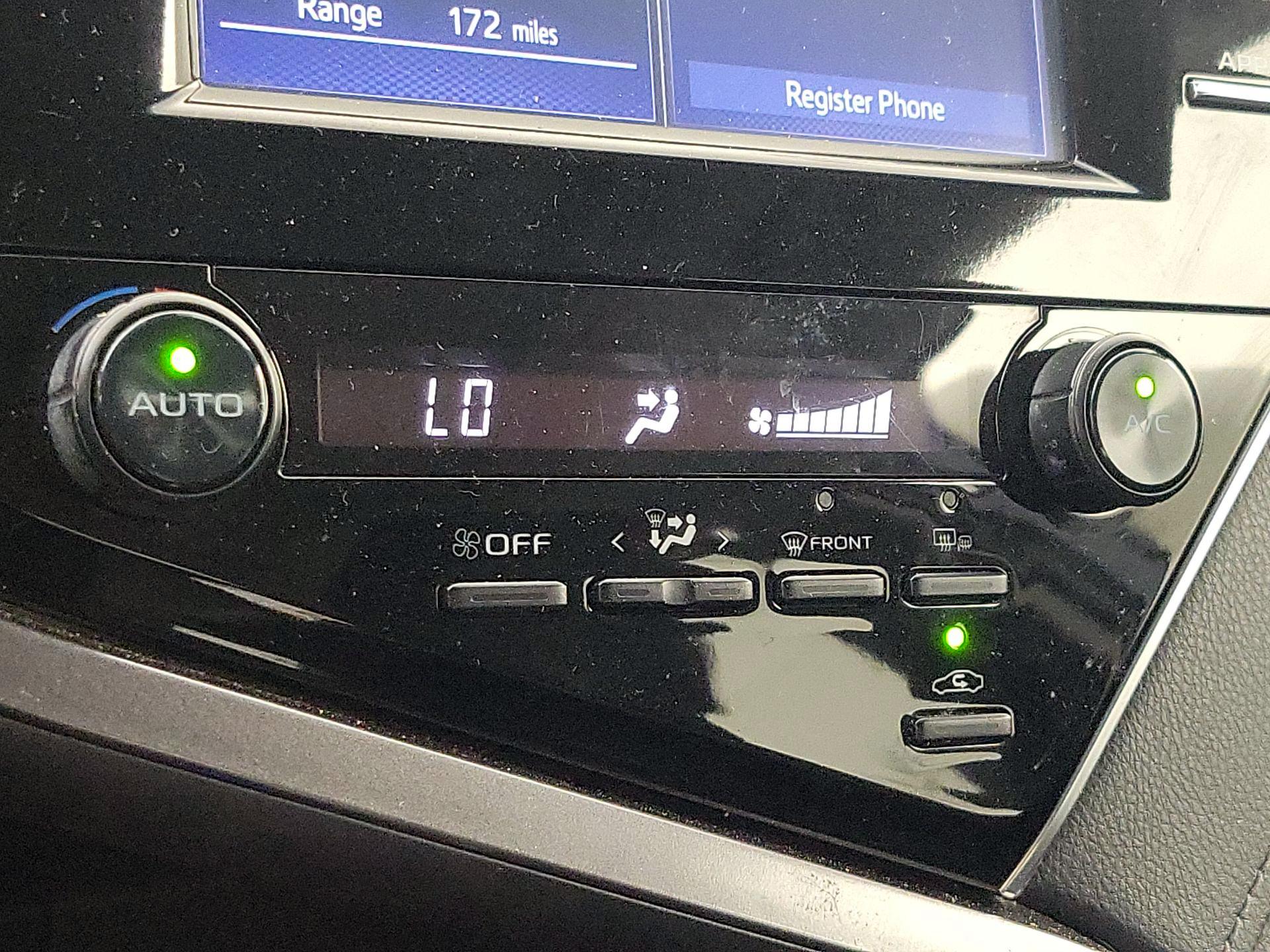 Thumbnail: 2018 Toyota Camry - 16