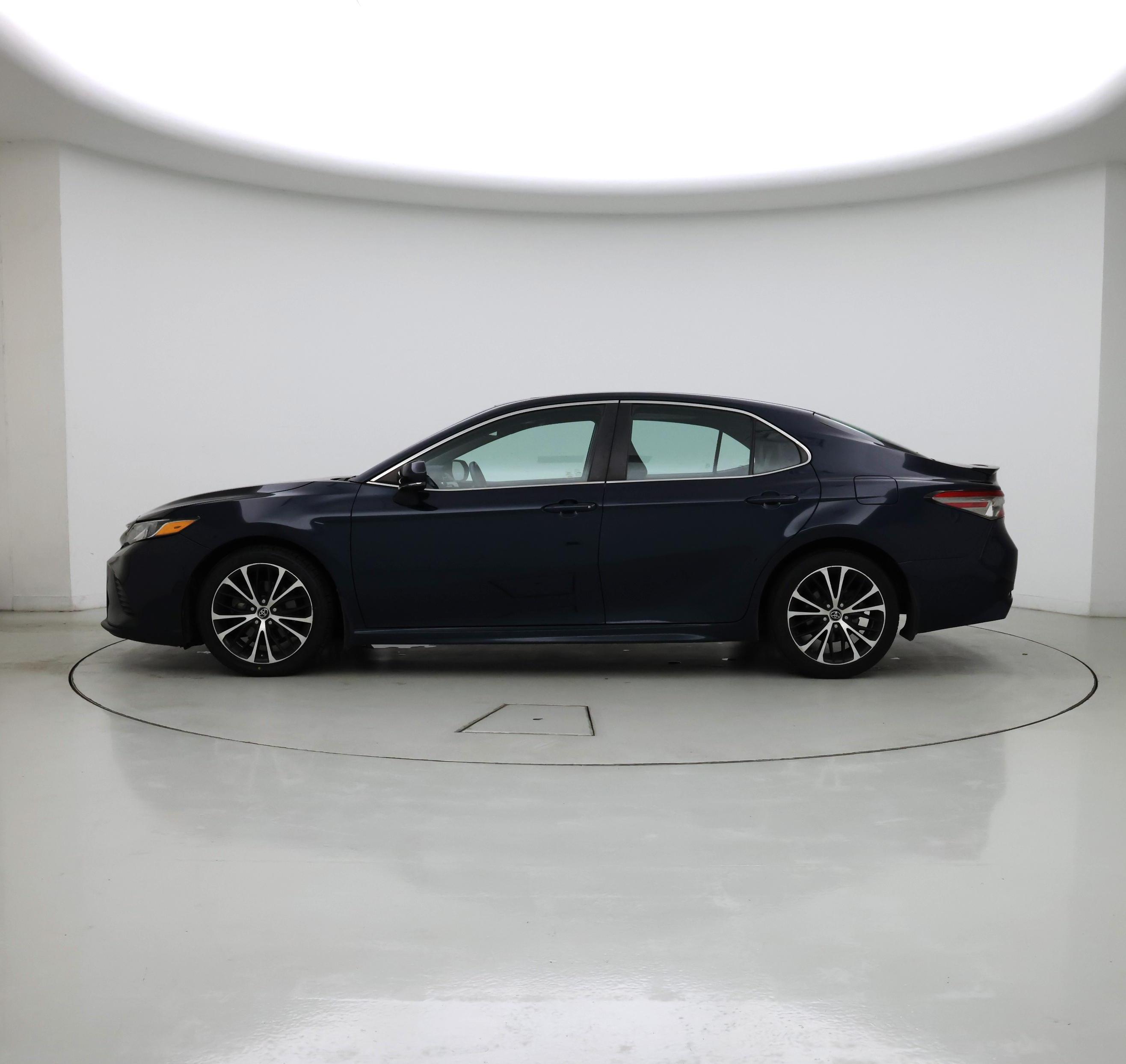 Thumbnail: 2018 Toyota Camry - 3