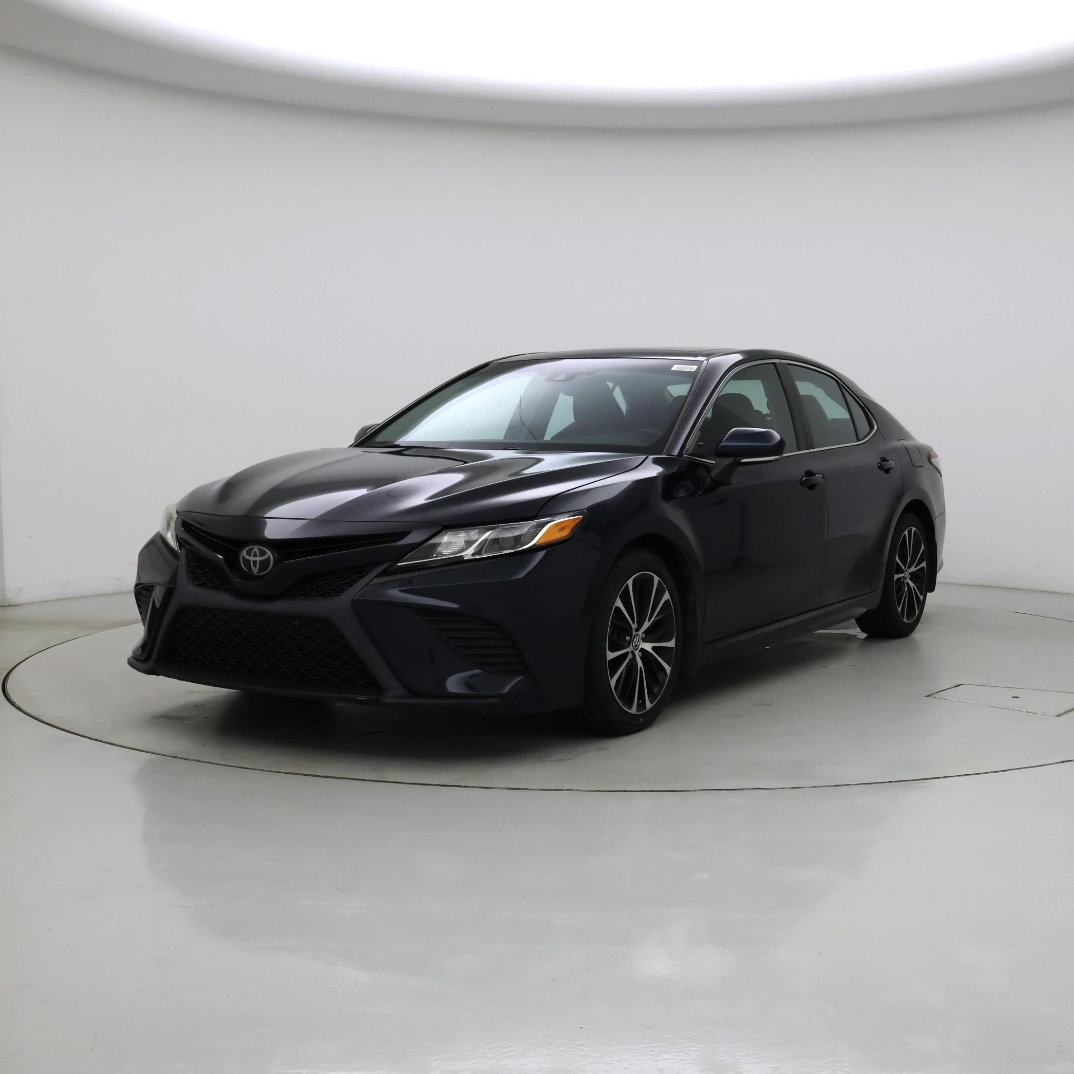 Thumbnail: 2018 Toyota Camry - 4