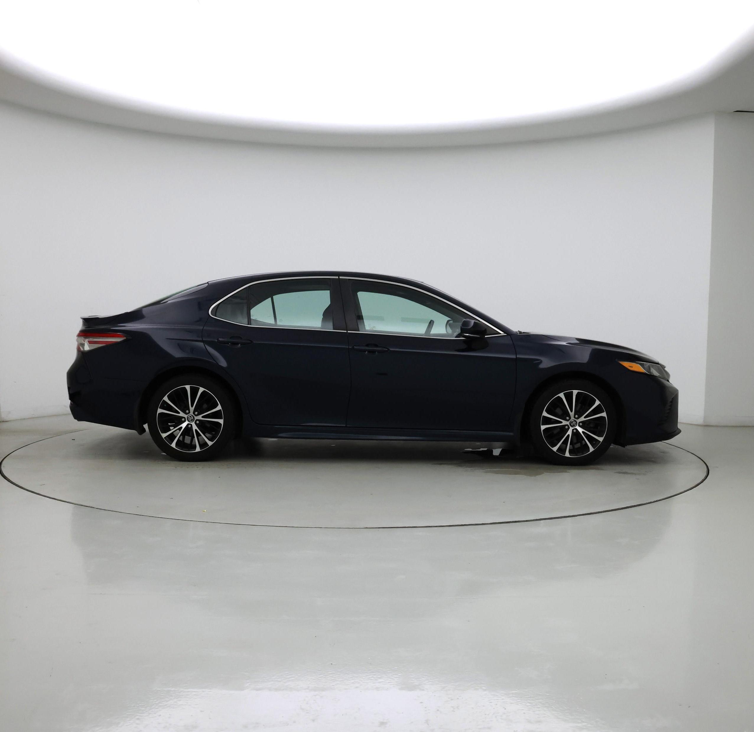 Thumbnail: 2018 Toyota Camry - 7