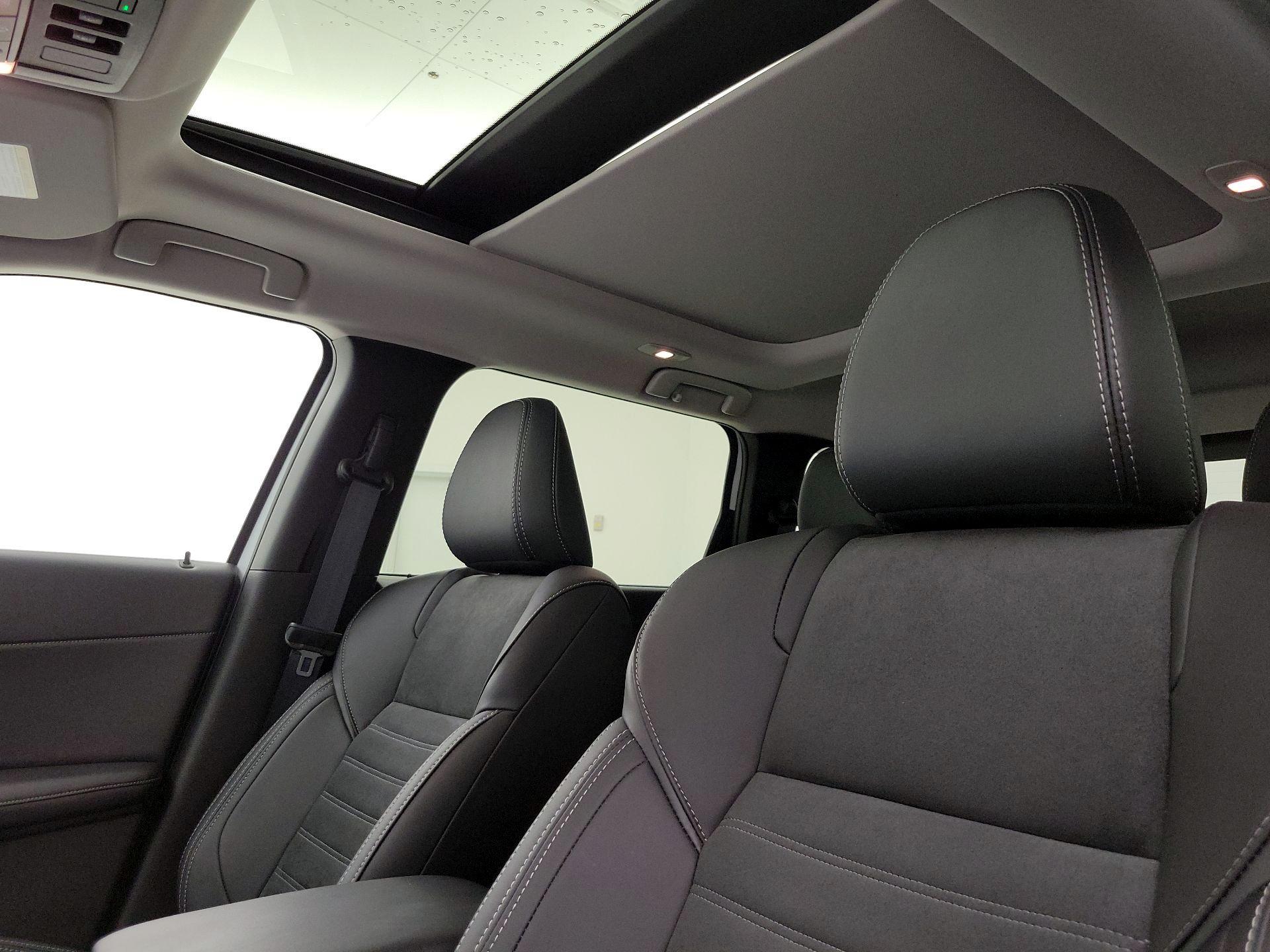 Thumbnail: 2024 Mitsubishi Outlander - 20
