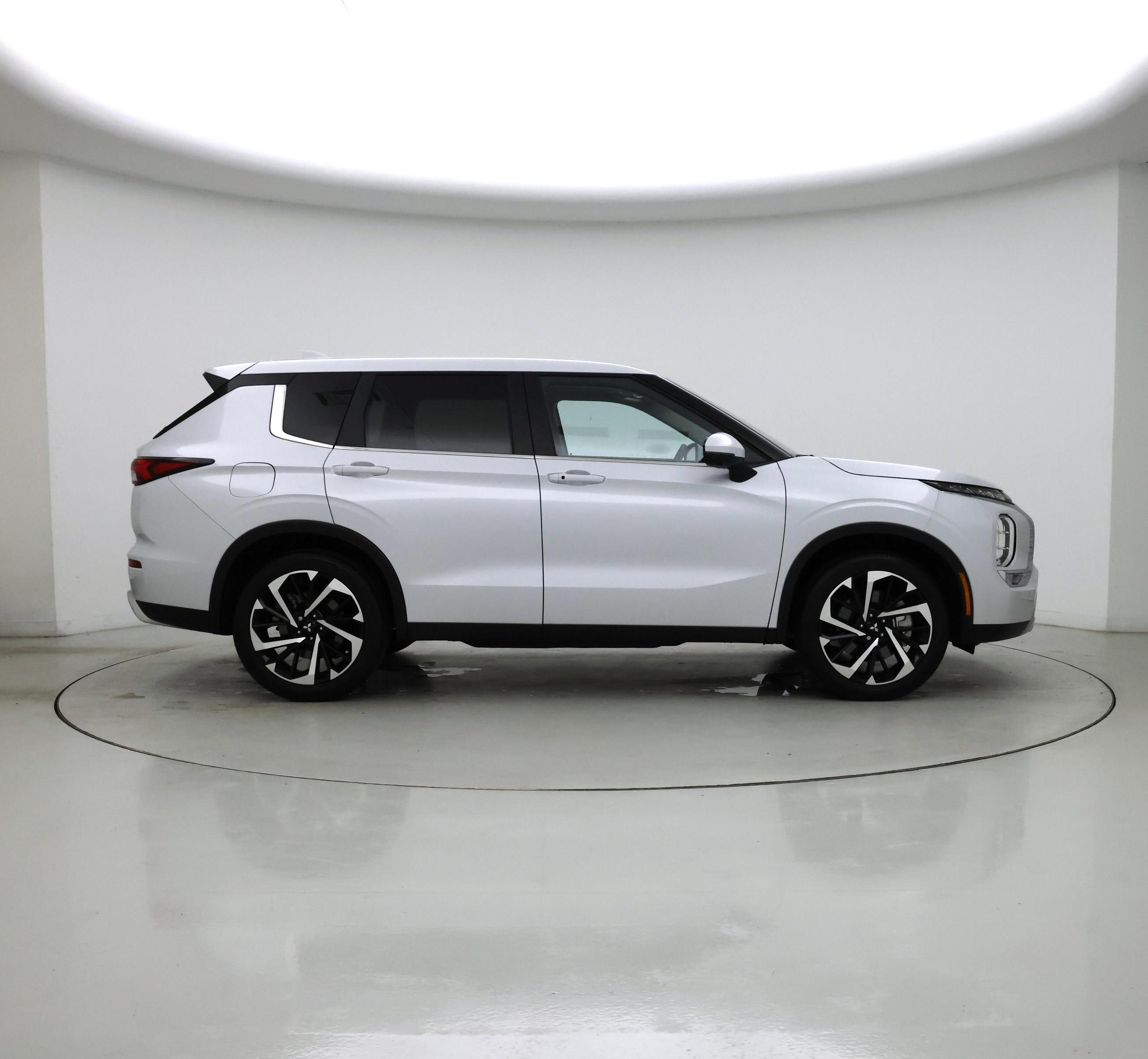 Thumbnail: 2024 Mitsubishi Outlander - 7