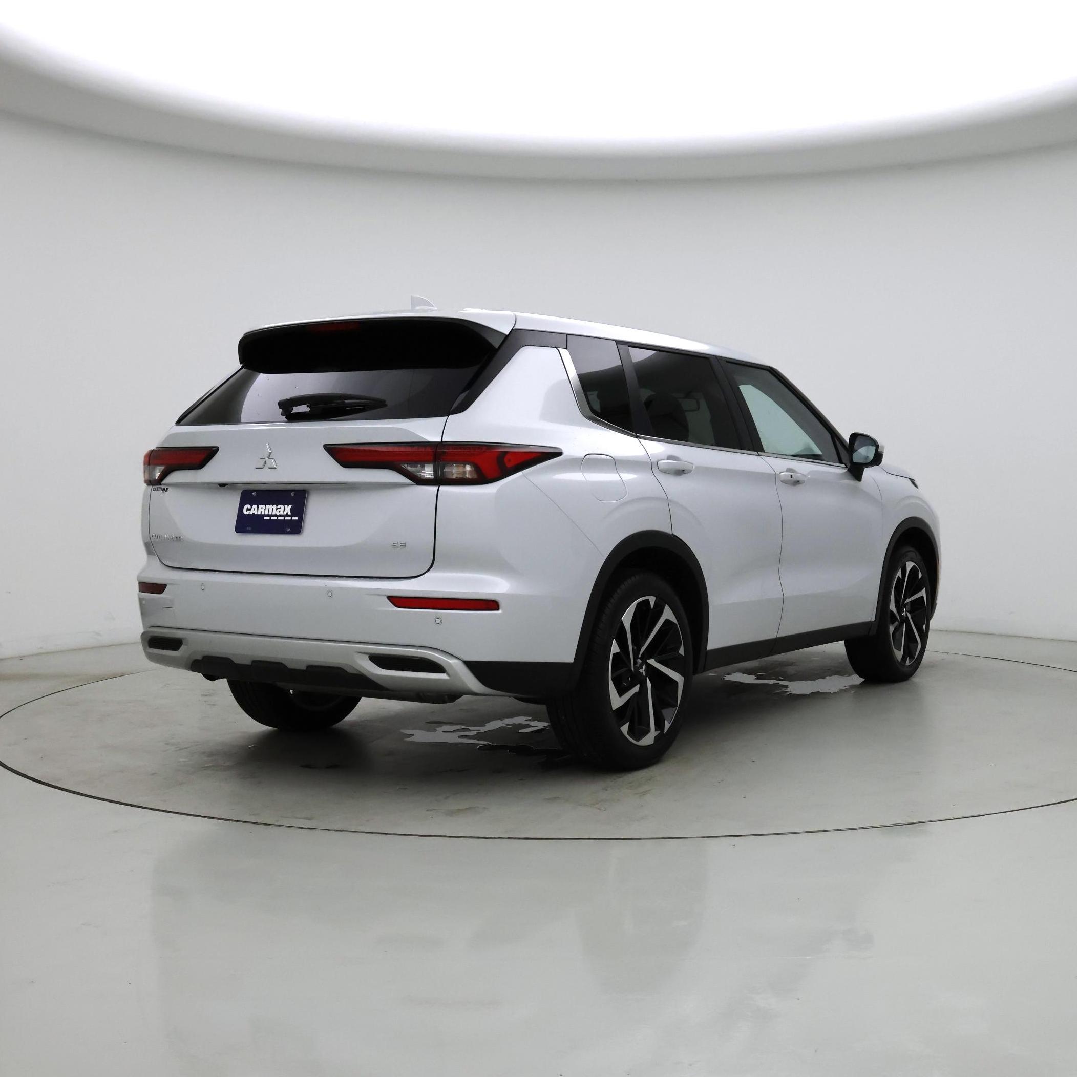 Thumbnail: 2024 Mitsubishi Outlander - 8