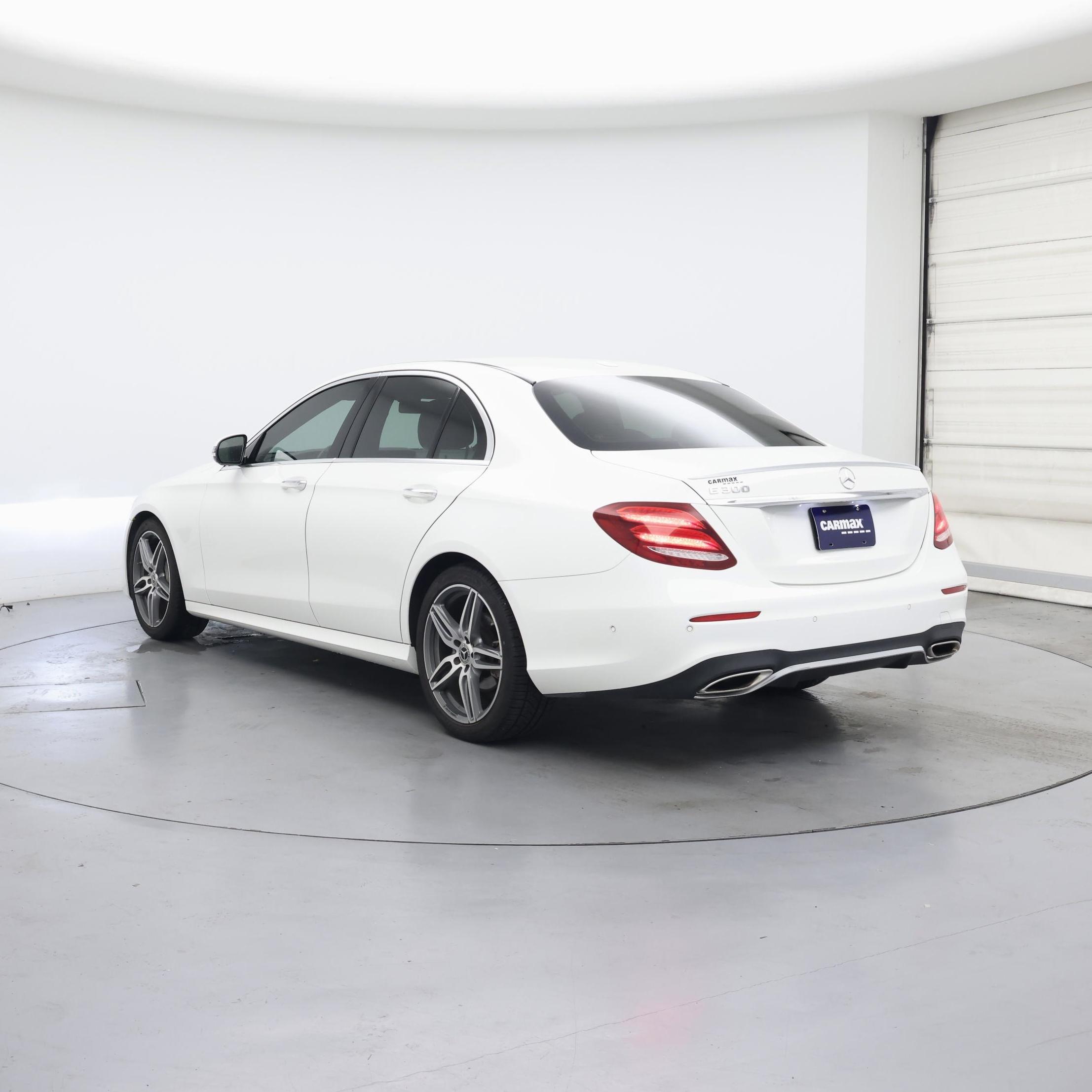 Thumbnail: 2017 Mercedes-Benz E-Class - 2