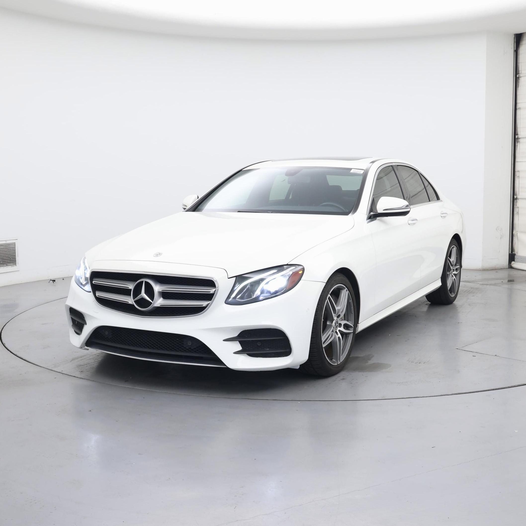 Thumbnail: 2017 Mercedes-Benz E-Class - 4