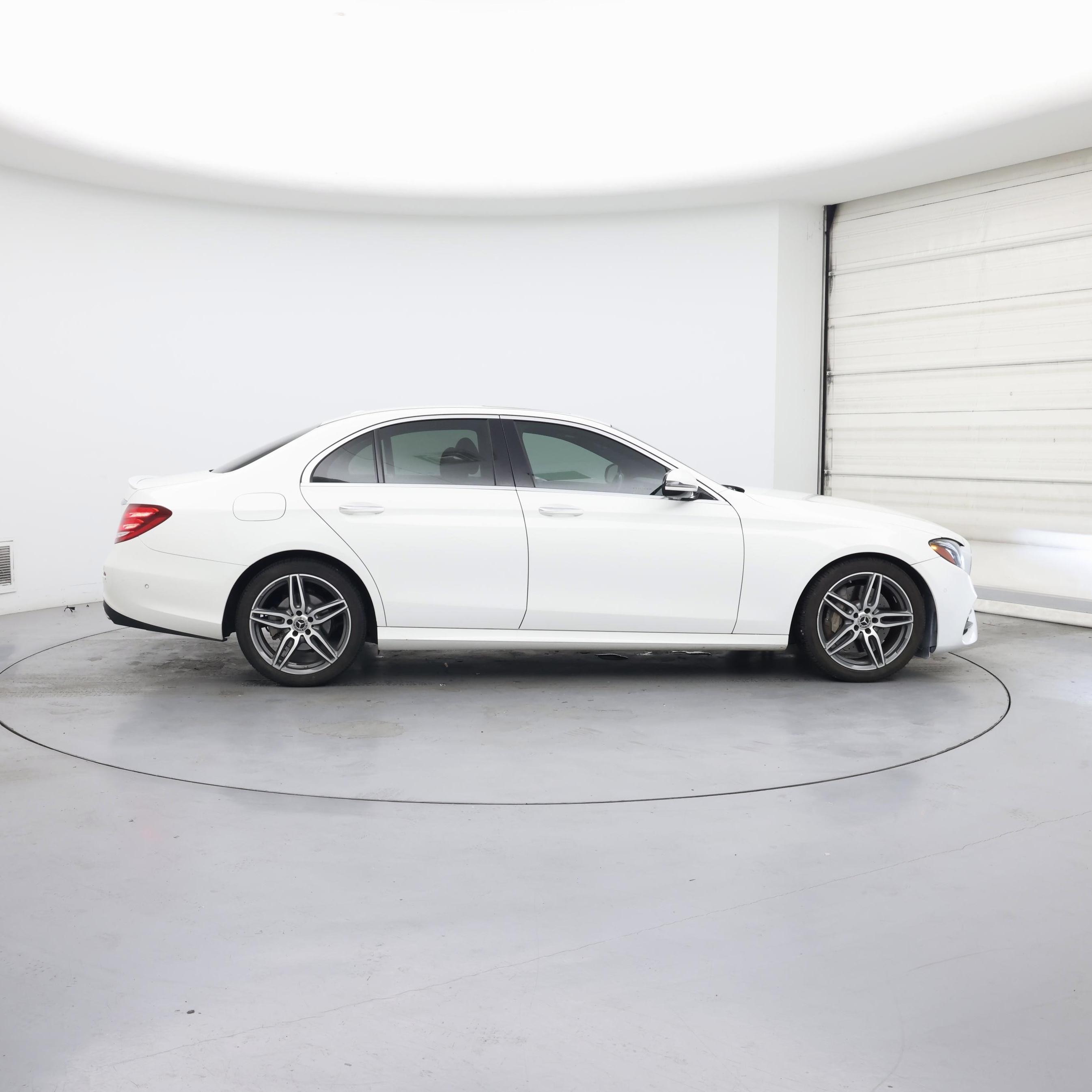 Thumbnail: 2017 Mercedes-Benz E-Class - 7