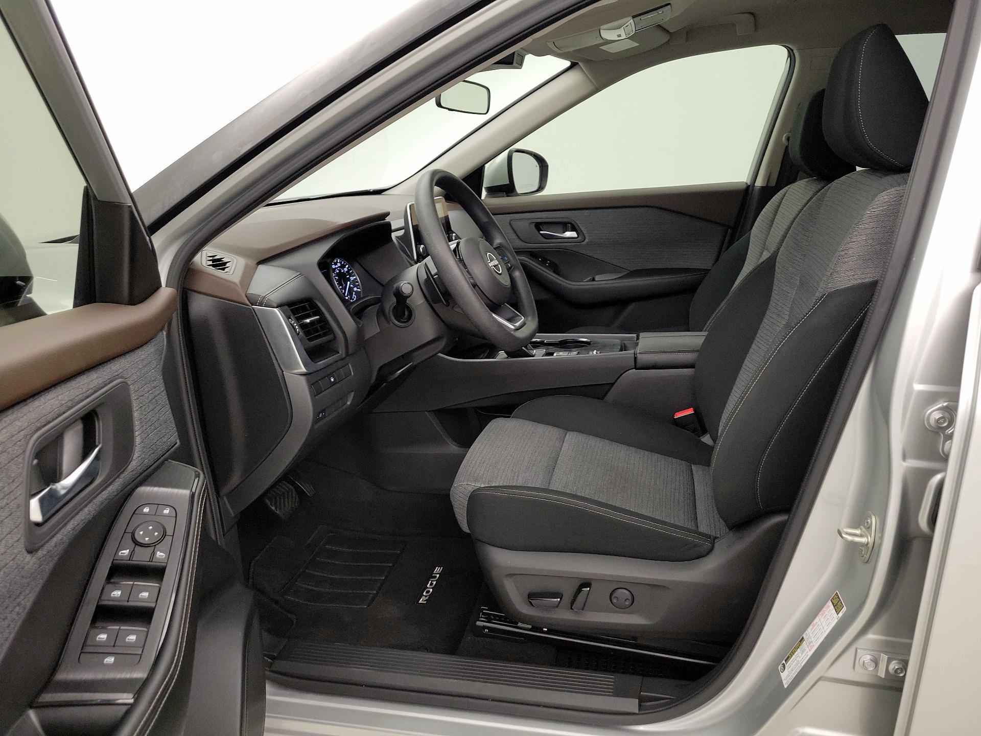 Thumbnail: 2023 Nissan Rogue - 11