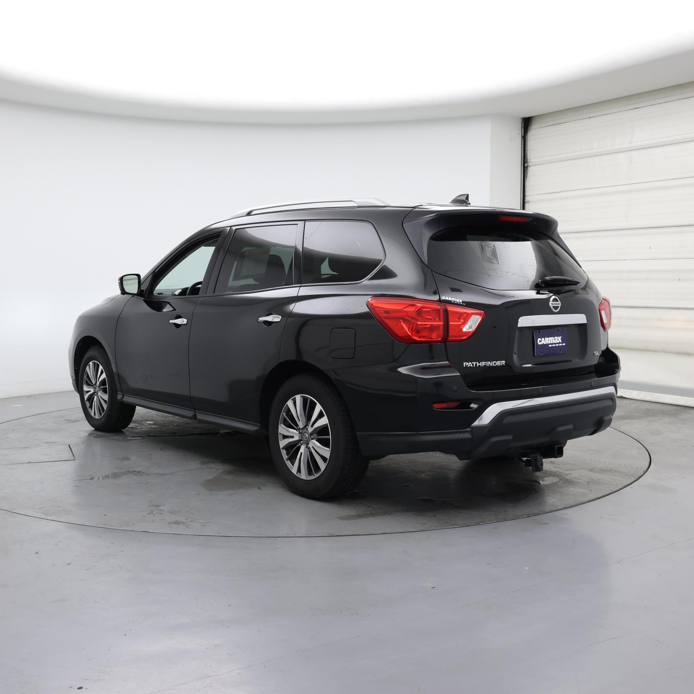 Thumbnail: 2019 Nissan Pathfinder - 2