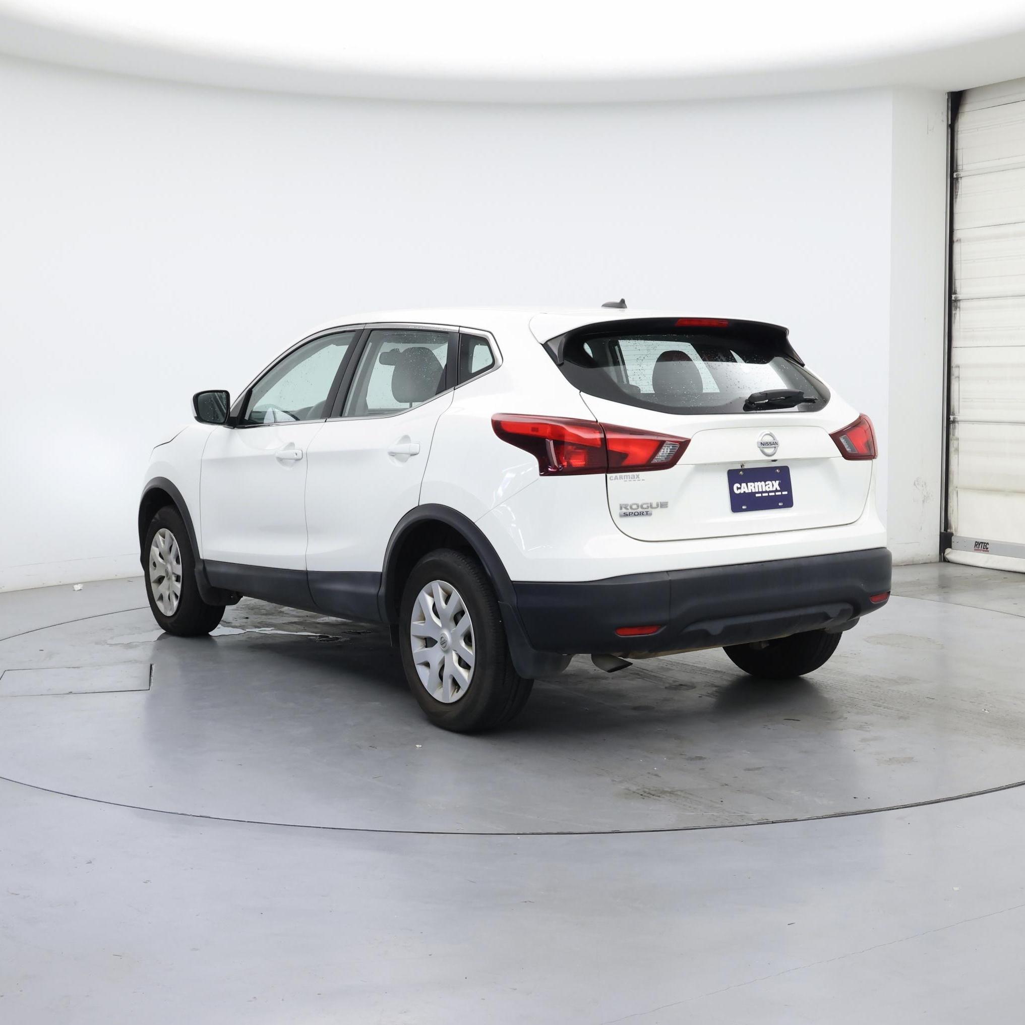 Thumbnail: 2017 Nissan Rogue Sport - 2