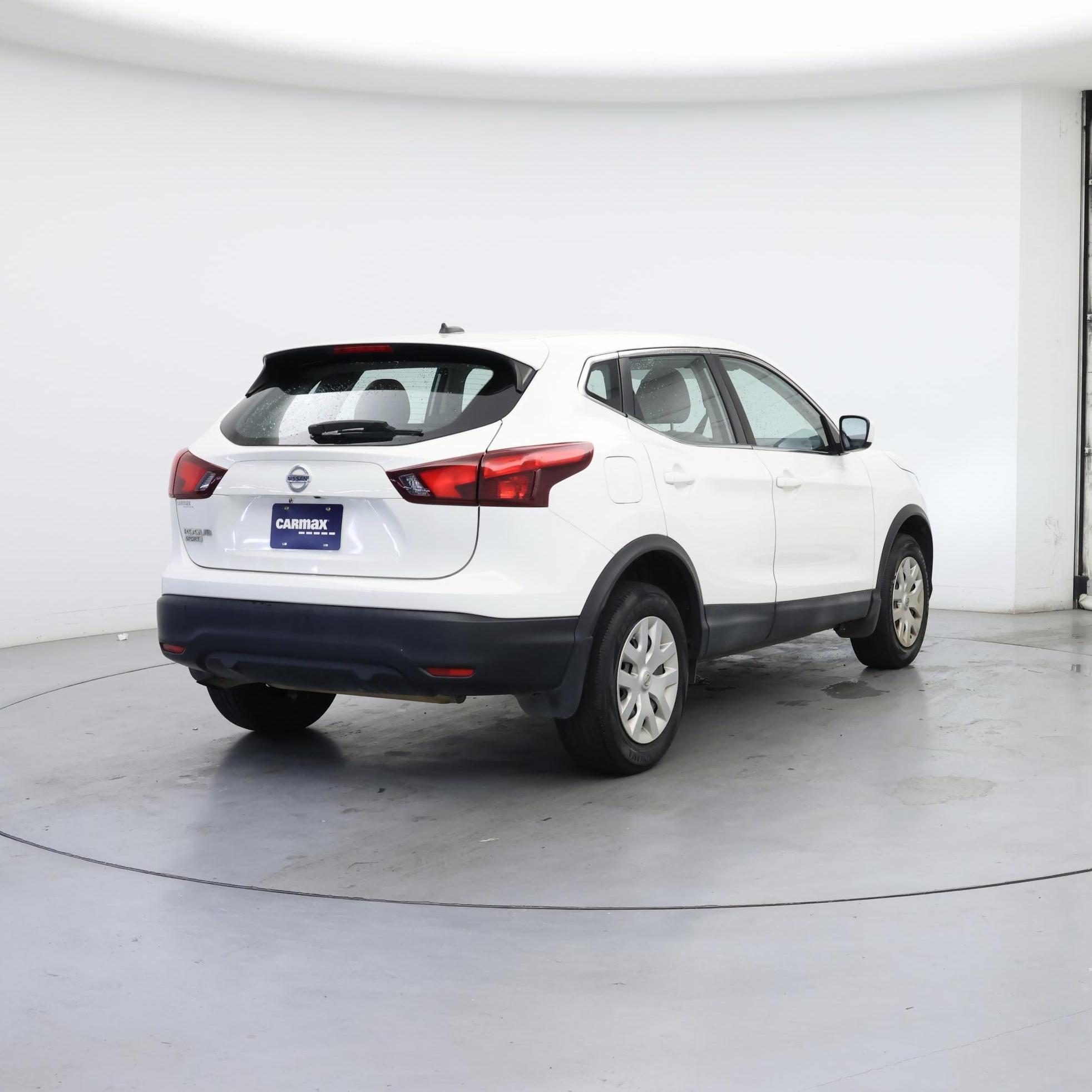 Thumbnail: 2017 Nissan Rogue Sport - 8