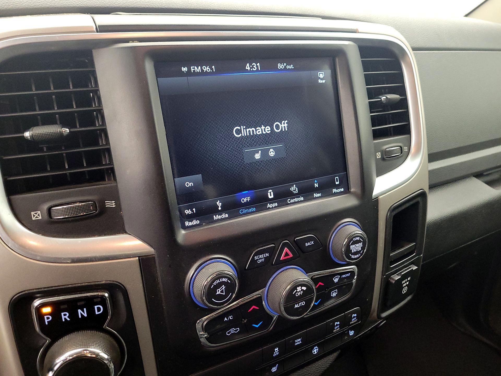 Thumbnail: 2019 RAM 1500 Classic - 16