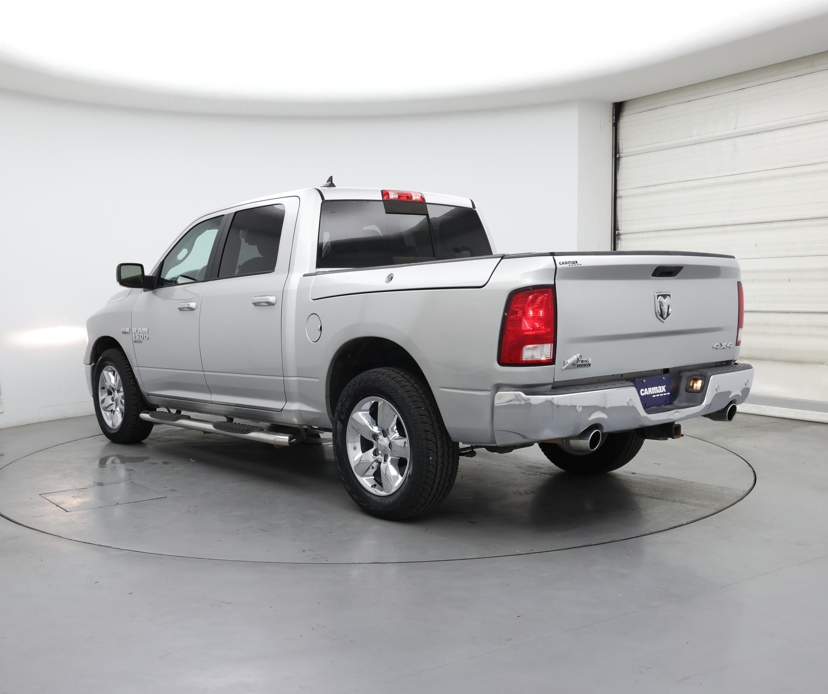 Thumbnail: 2019 RAM 1500 Classic - 2