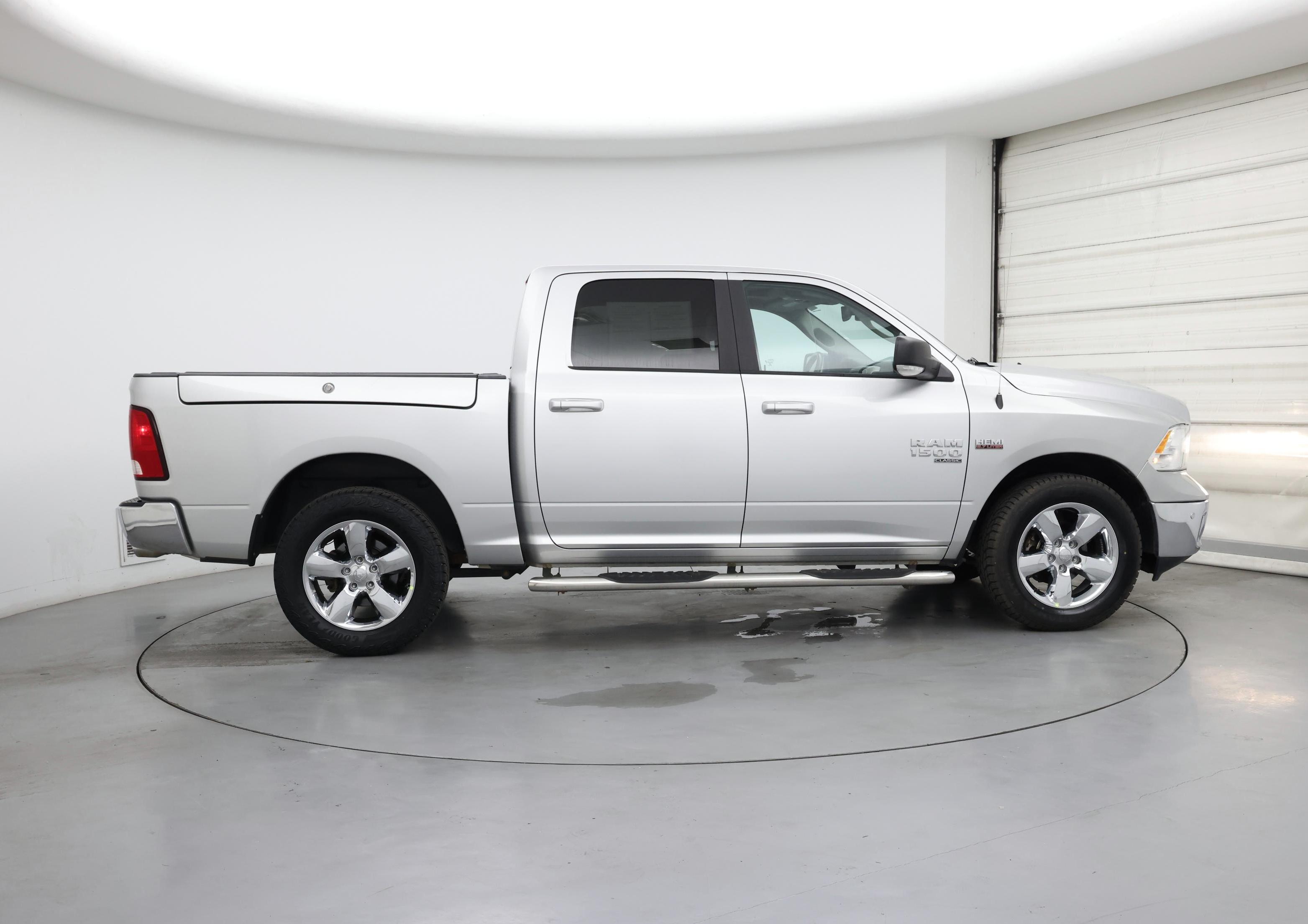 Thumbnail: 2019 RAM 1500 Classic - 7