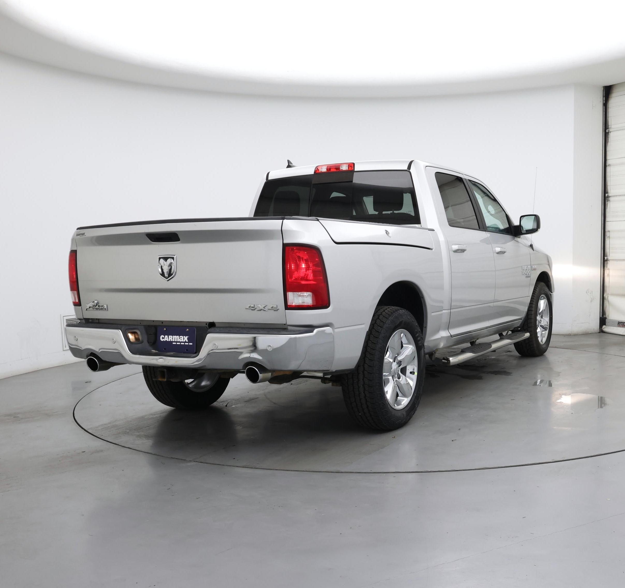 Thumbnail: 2019 RAM 1500 Classic - 8