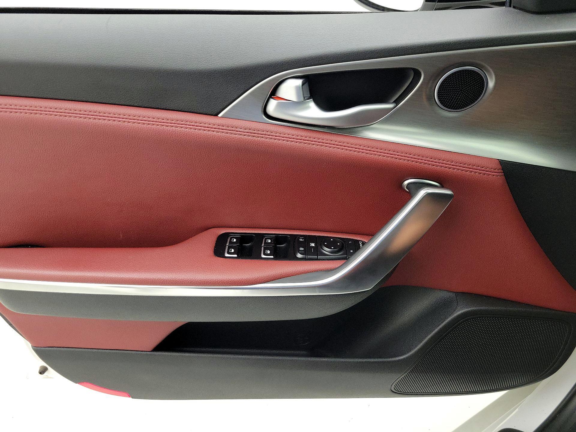 Thumbnail: 2022 Kia Stinger - 12