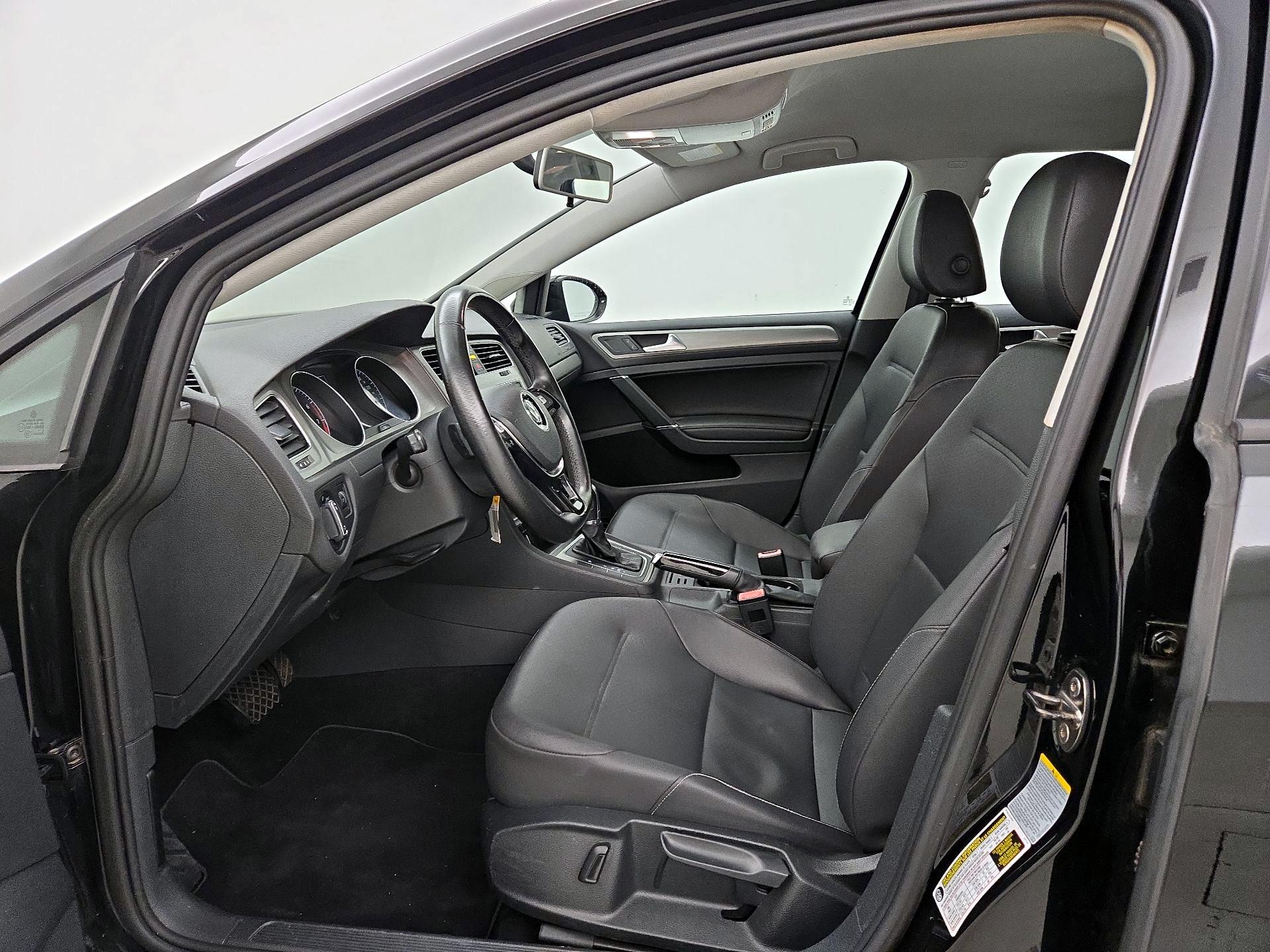 Thumbnail: 2015 Volkswagen Golf - 11