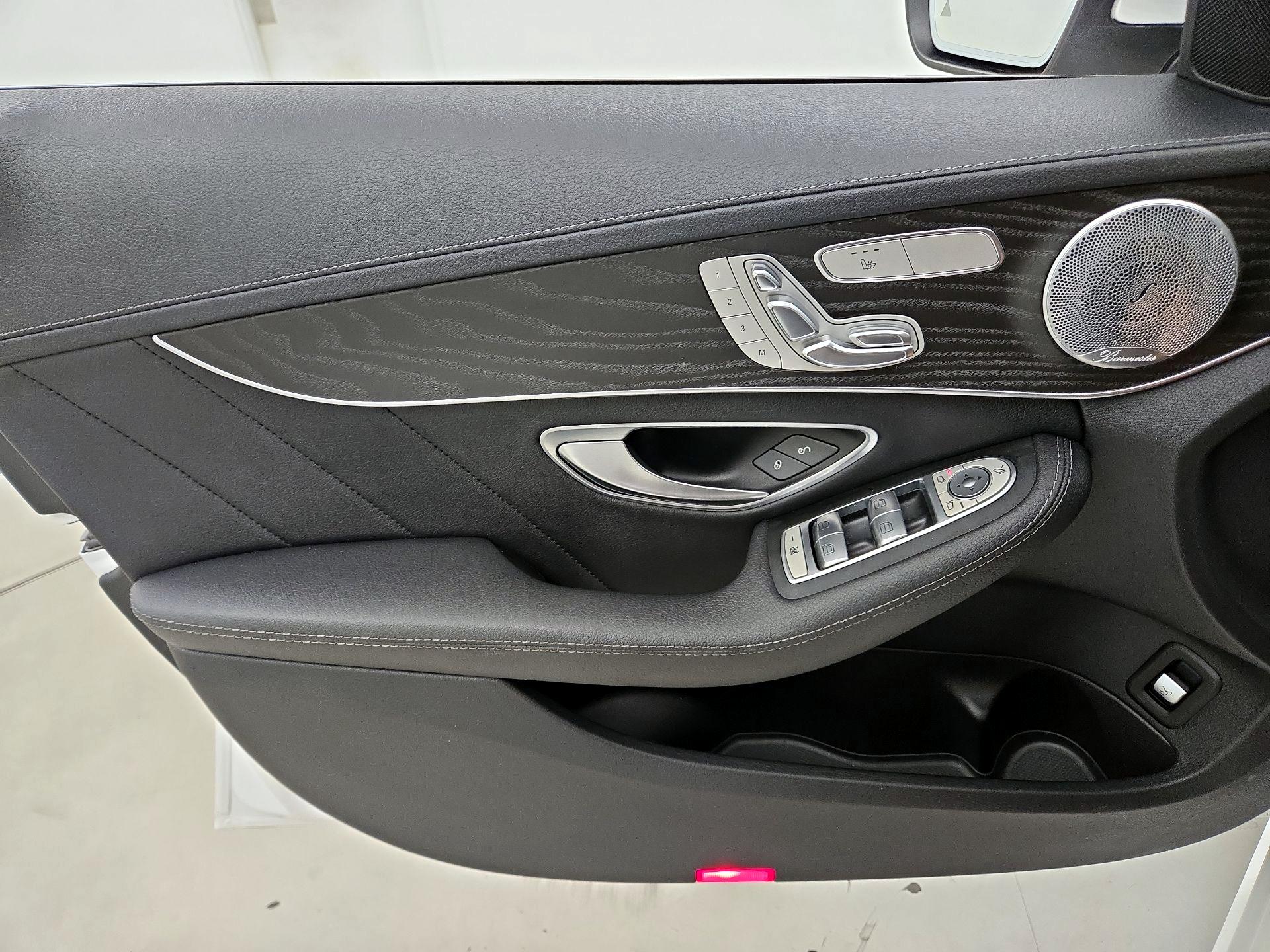 Thumbnail: 2015 Mercedes-Benz C-Class - 12