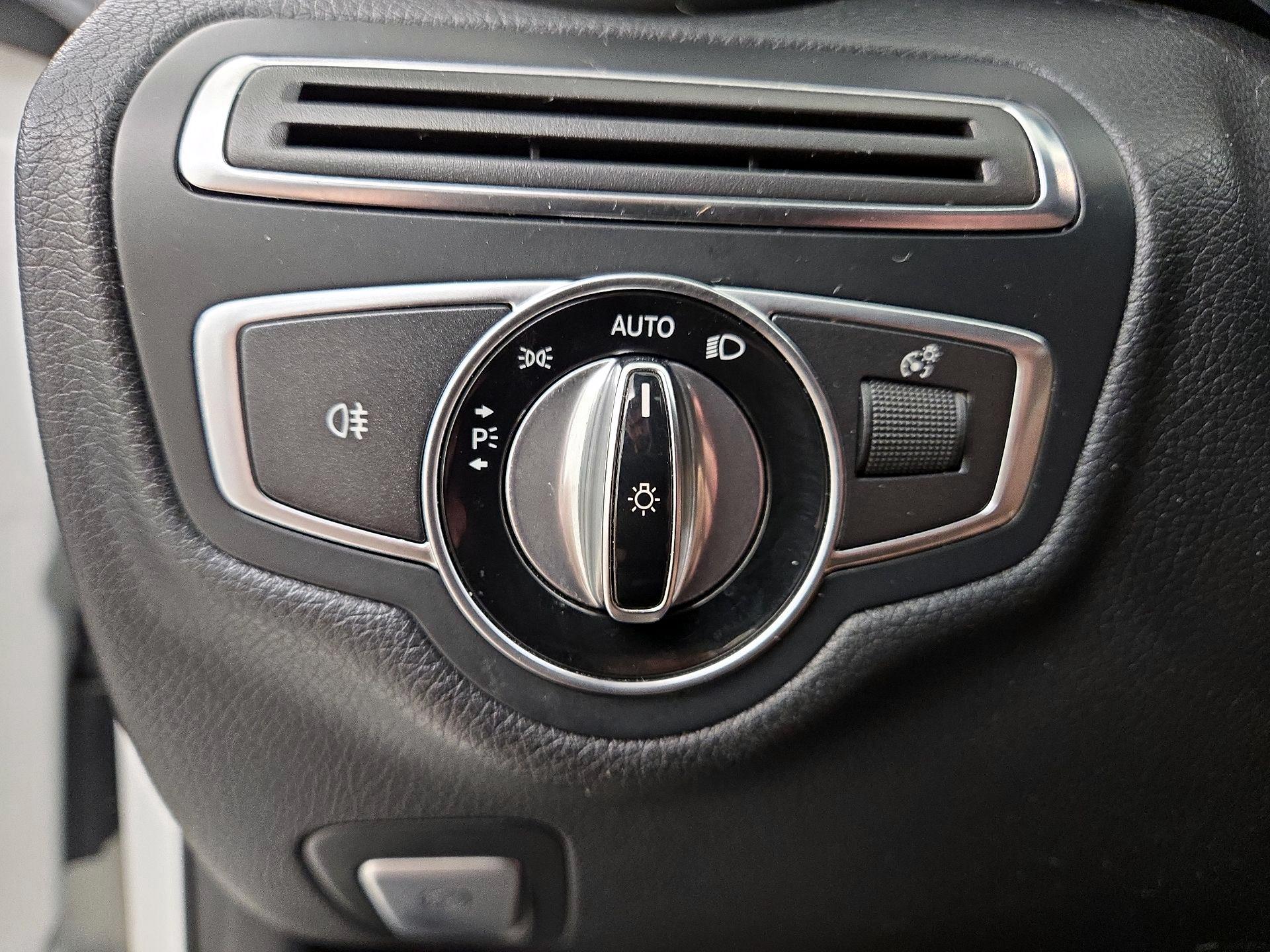 Thumbnail: 2015 Mercedes-Benz C-Class - 13
