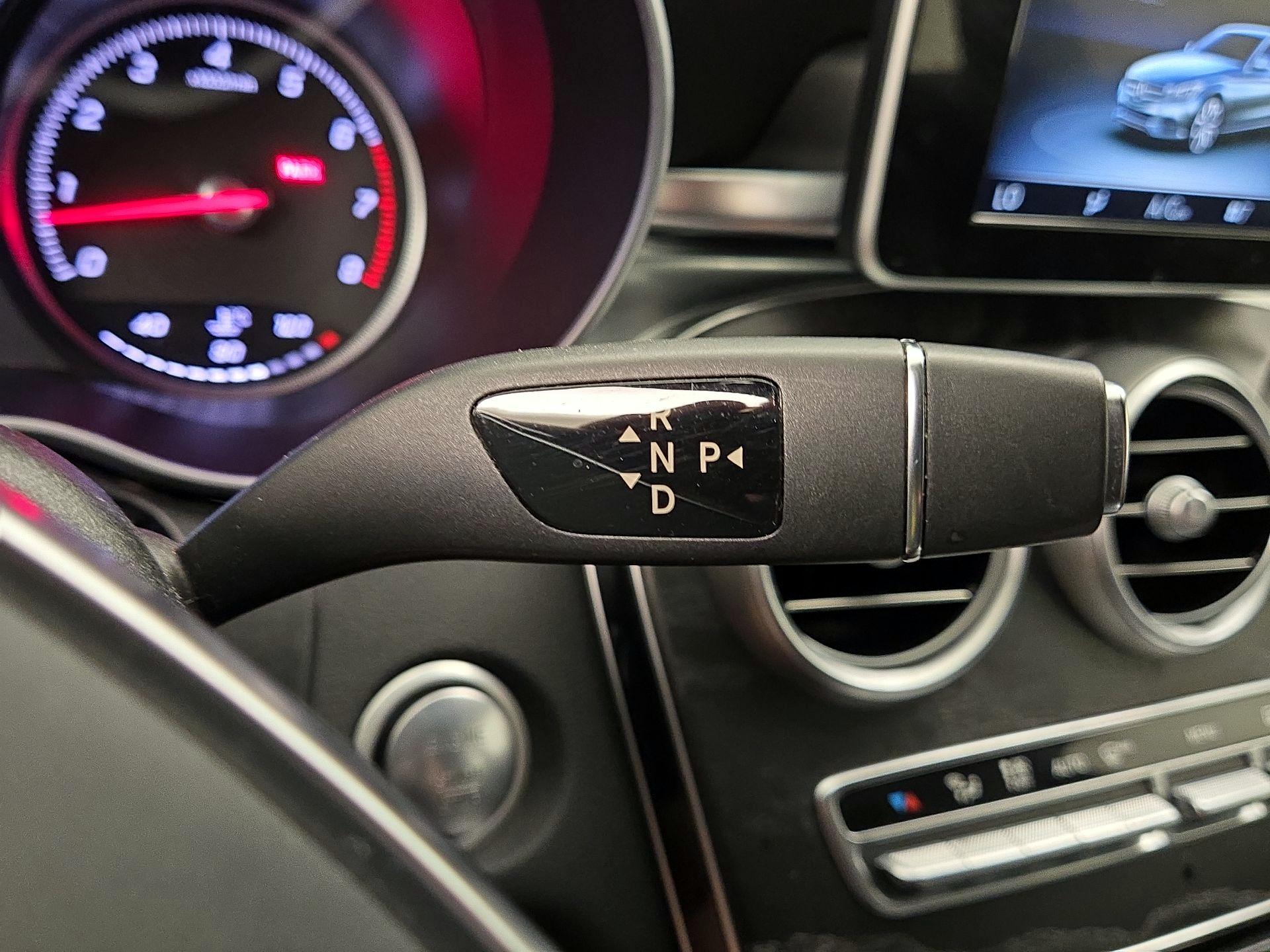 Thumbnail: 2015 Mercedes-Benz C-Class - 17