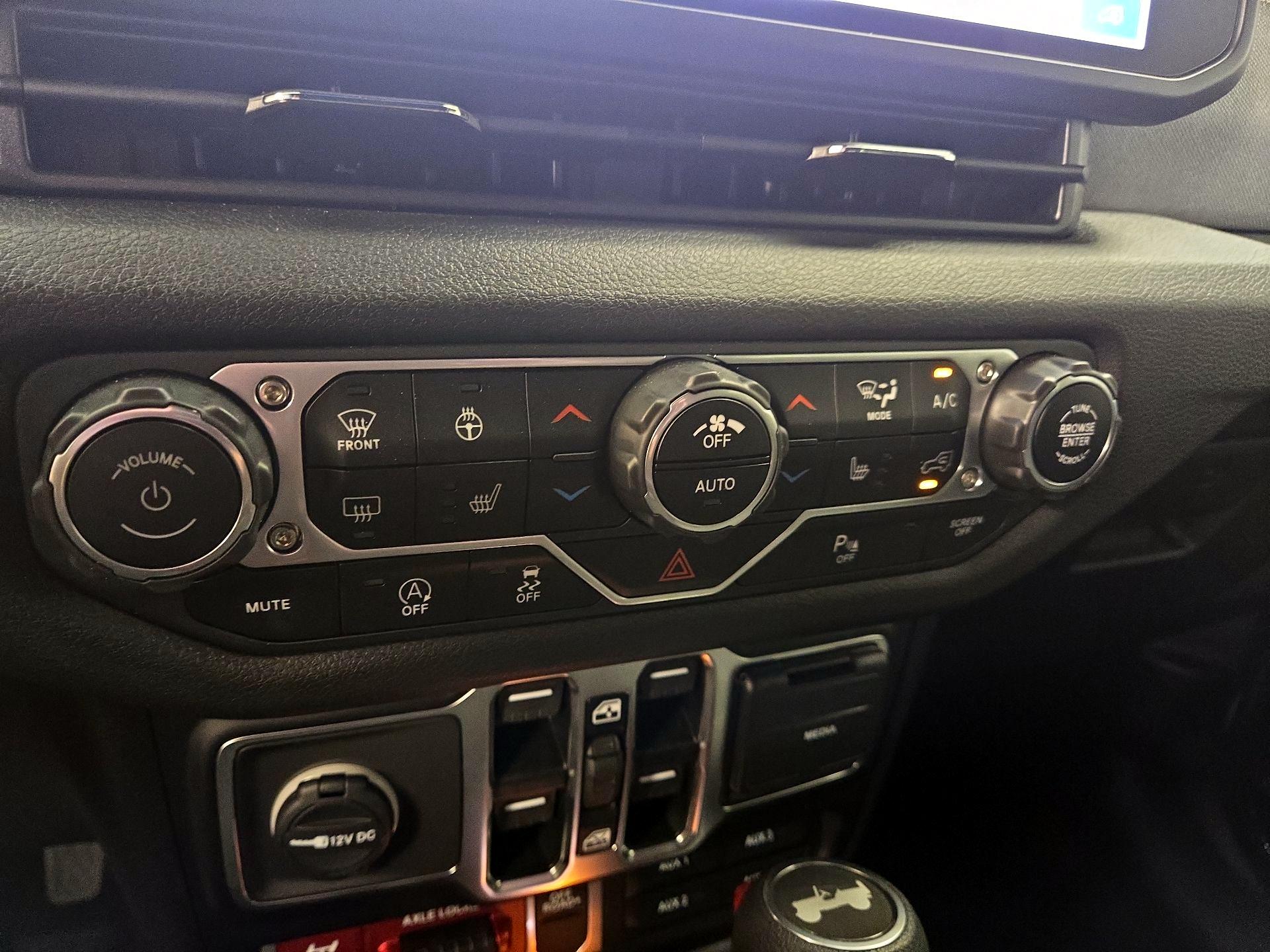 Thumbnail: 2025 Jeep Wrangler - 16