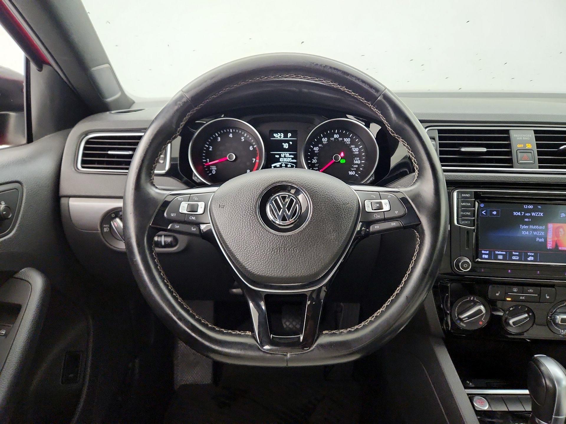 Thumbnail: 2016 Volkswagen Jetta - 10