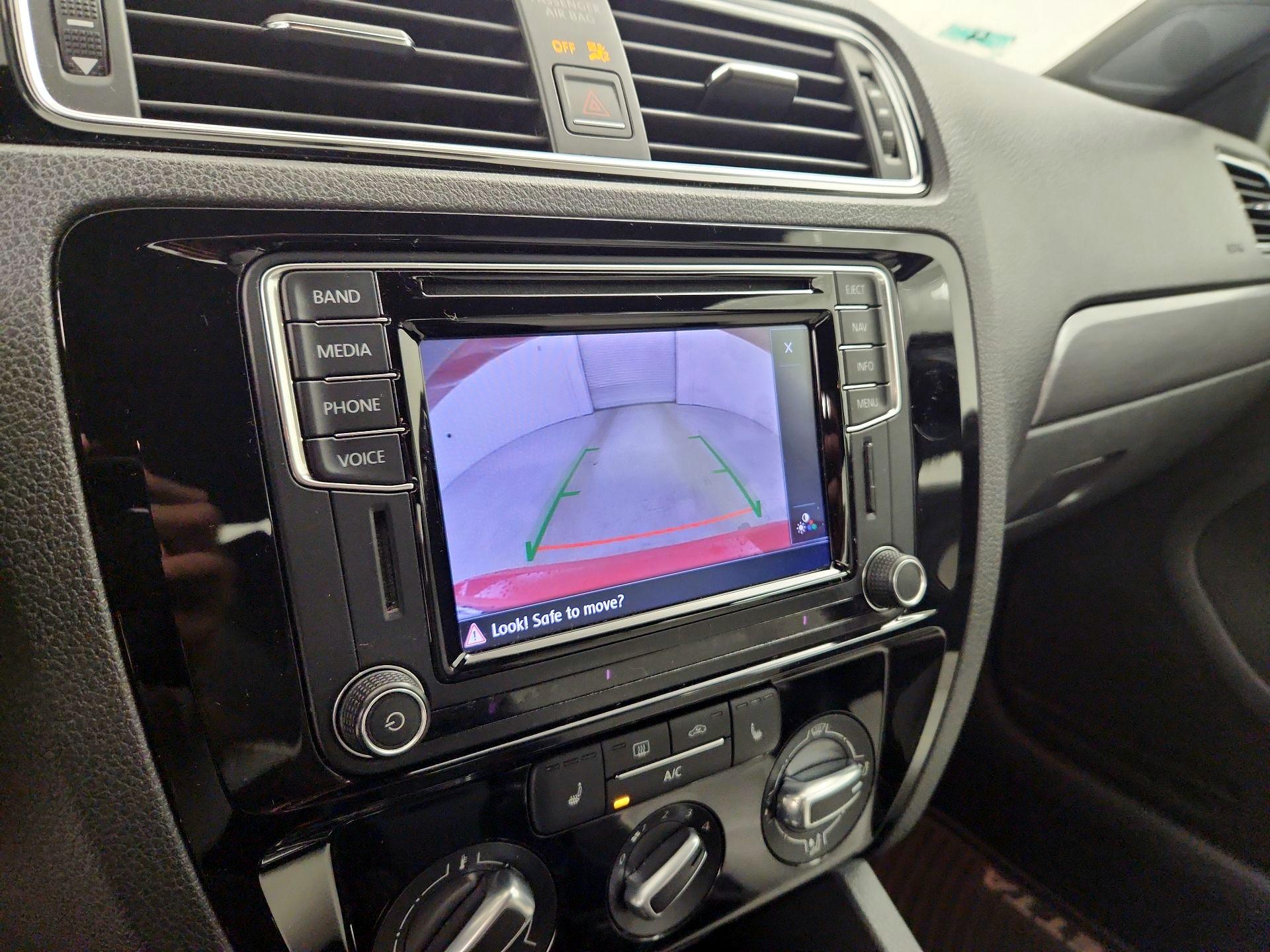Thumbnail: 2016 Volkswagen Jetta - 14