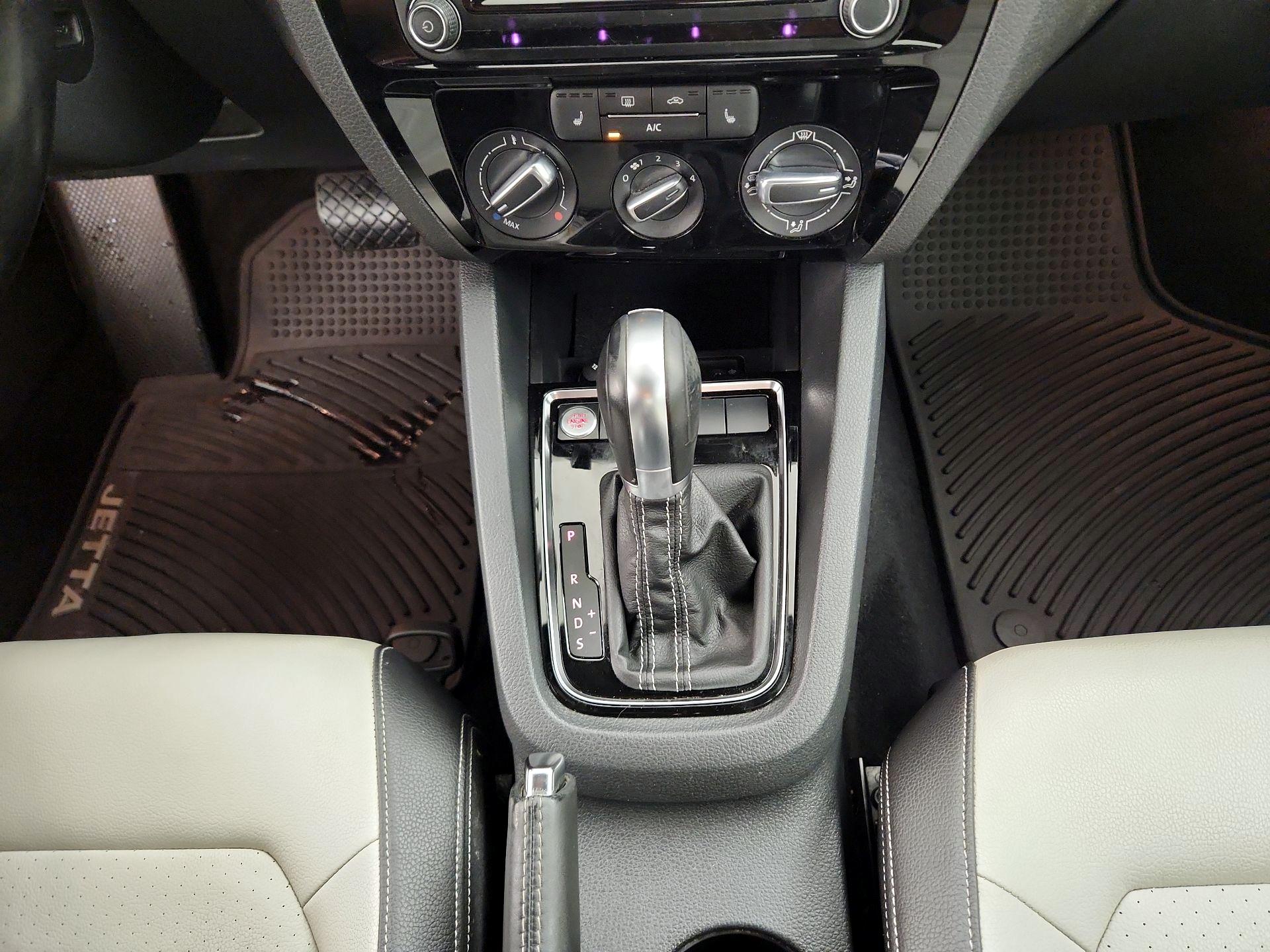 Thumbnail: 2016 Volkswagen Jetta - 17