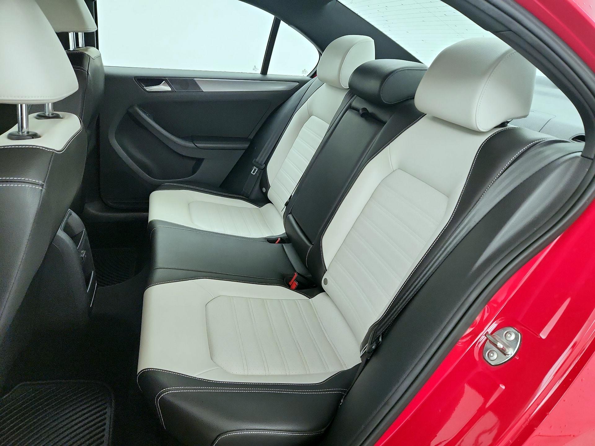 Thumbnail: 2016 Volkswagen Jetta - 19